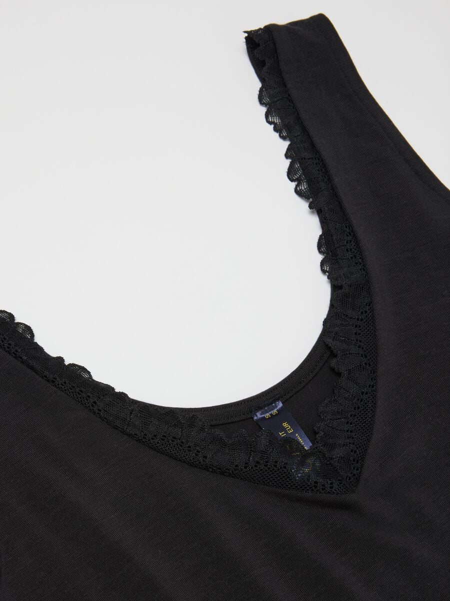 Black regular fit vest with lace_5