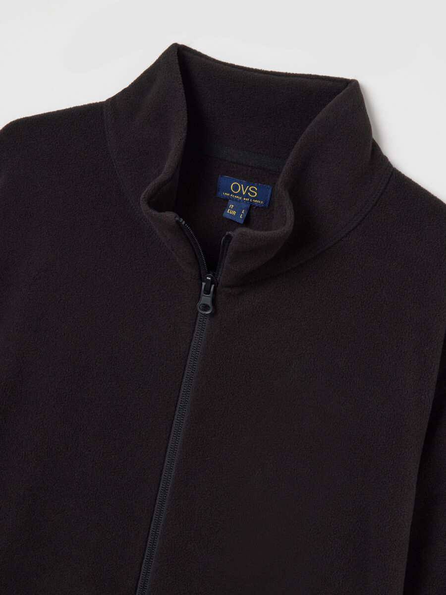 Black fleece with collar and full zip_1