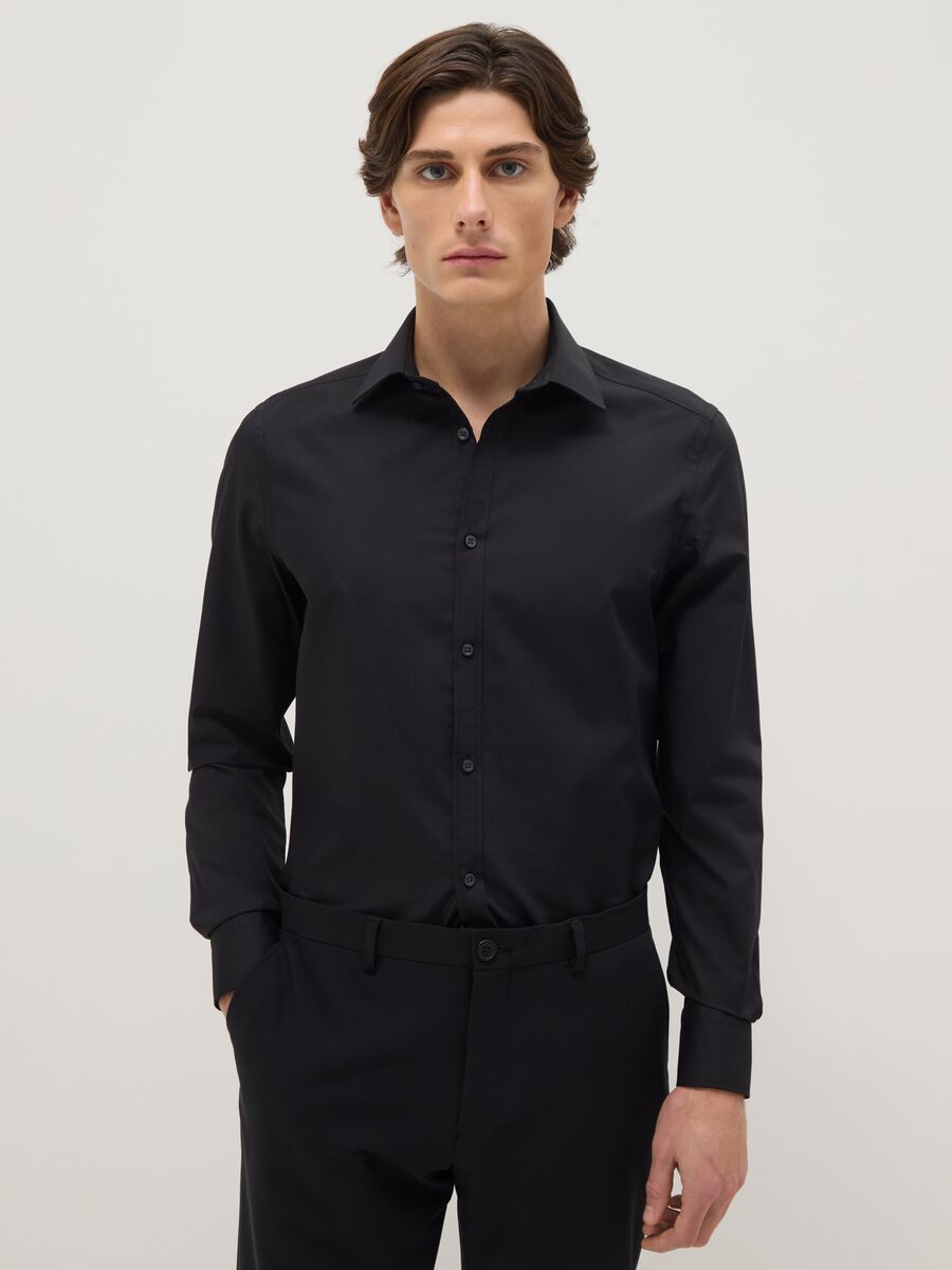 Black cotton blend slim fit easy iron shirt_0