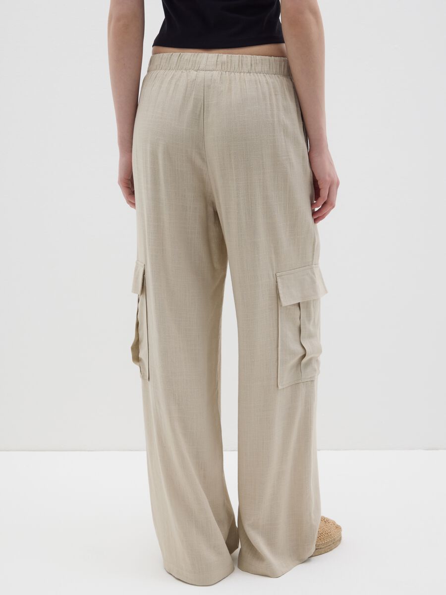 Women's beige trousers in viscose and linen blend with wide leg_3