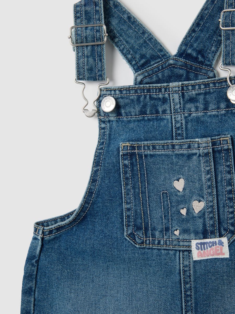 Salopette da bambina in denim con ricami_2