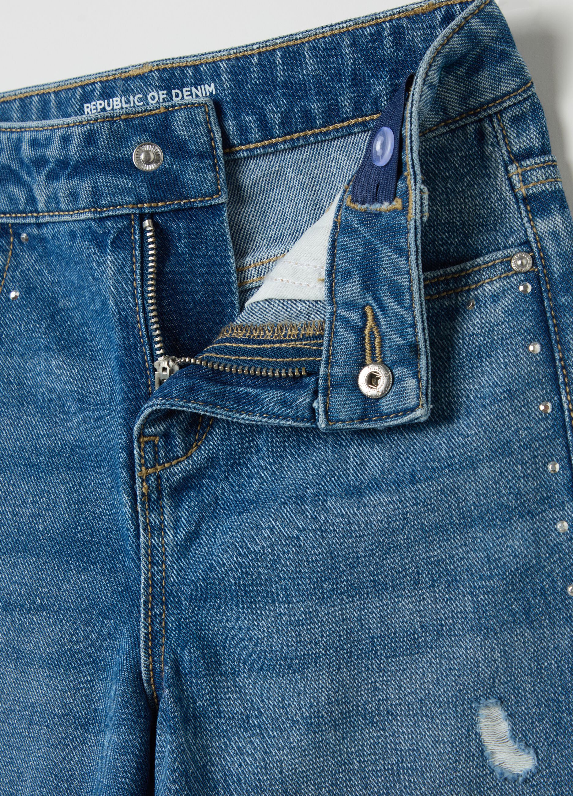 Culotte jeans with studs and abrasions