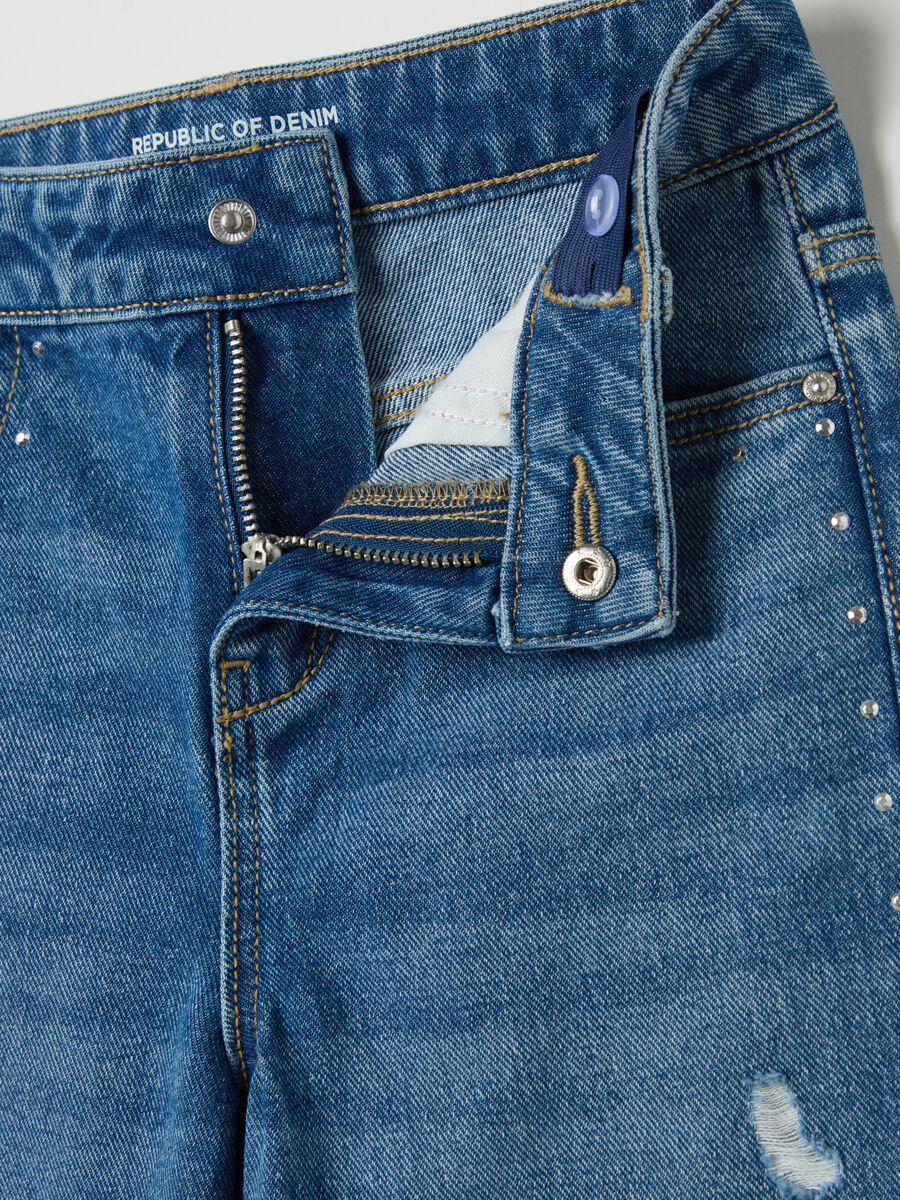 Culotte jeans with studs and abrasions_2