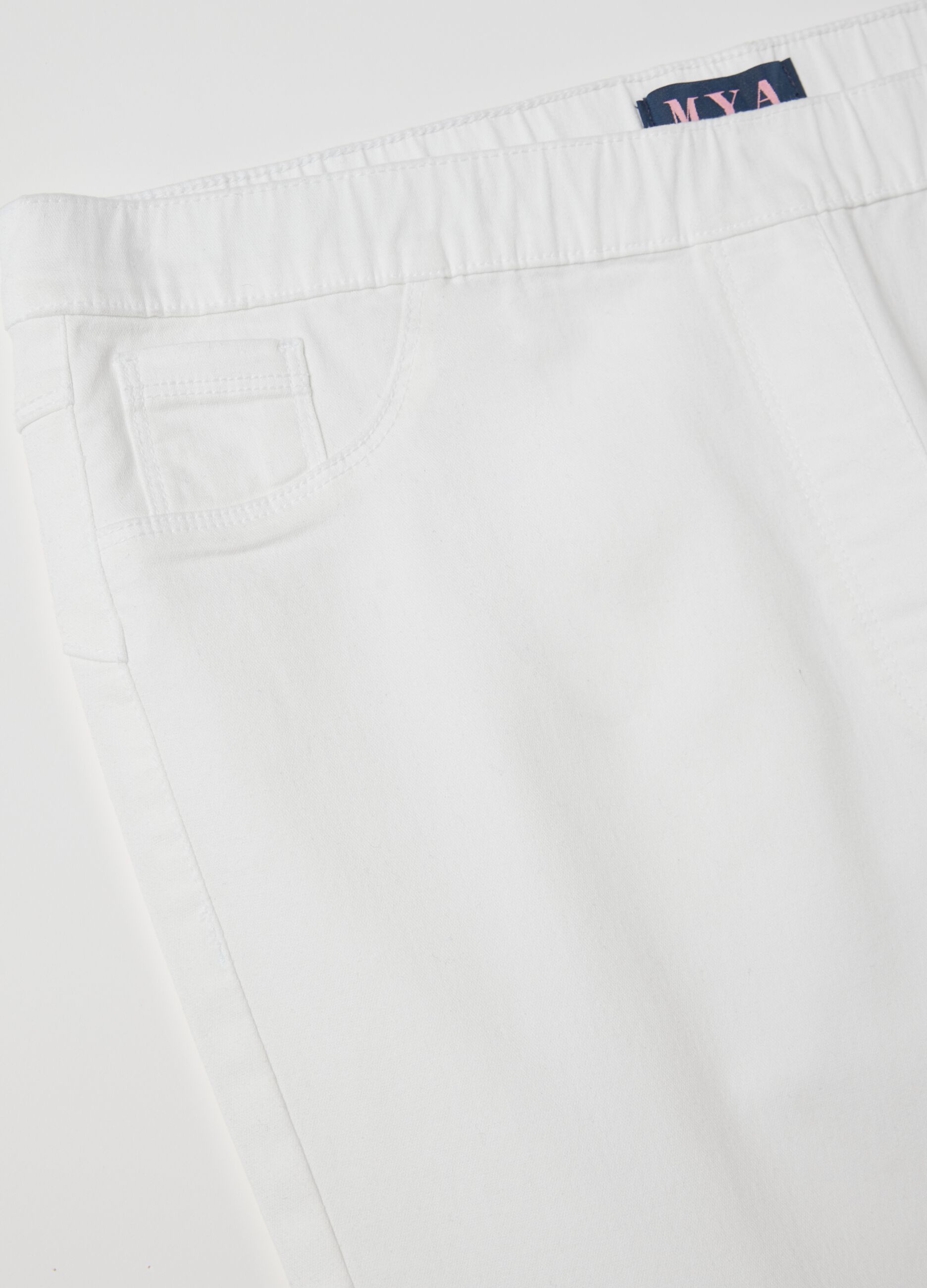 Curvy white slim-fit cropped jeggings