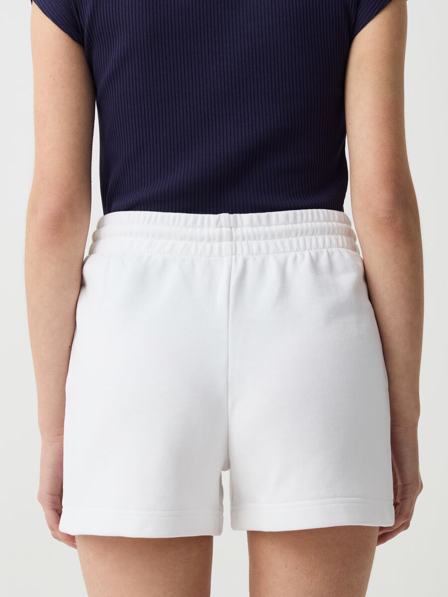 Essential shorts with raised stitching_2