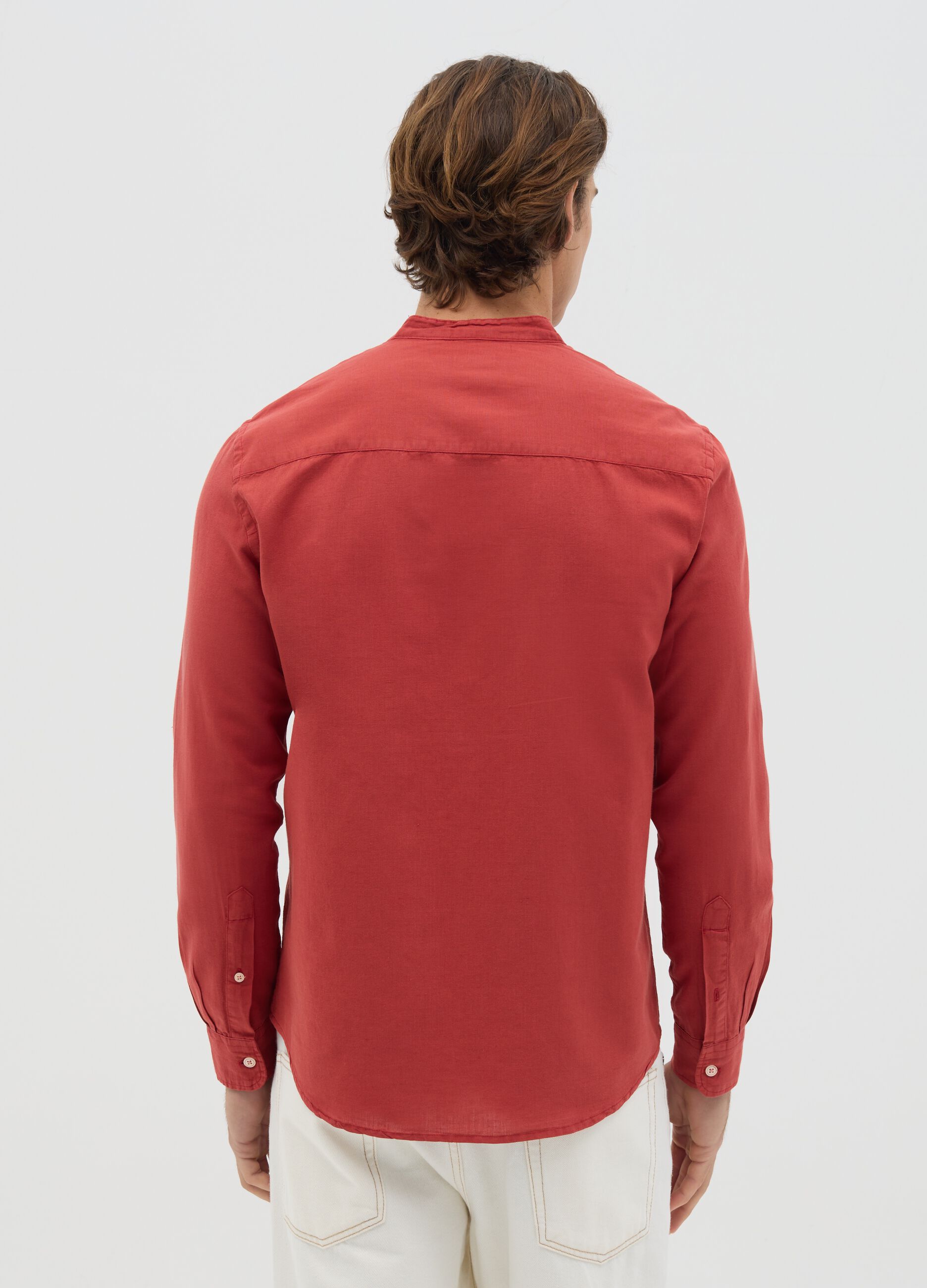 Camicia da uomo in cotone e lino rossa regular fit con colletto coreano