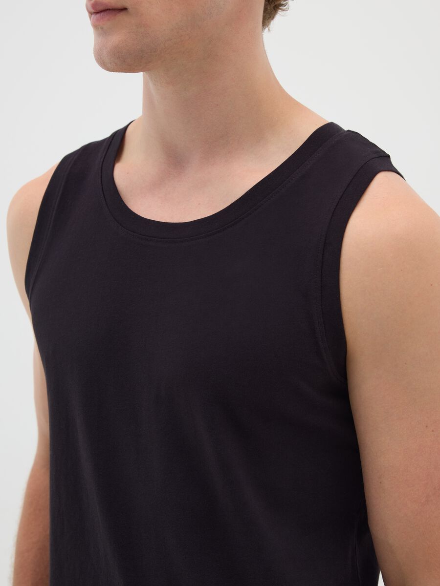 Men's basic black cotton vest regular fit_2