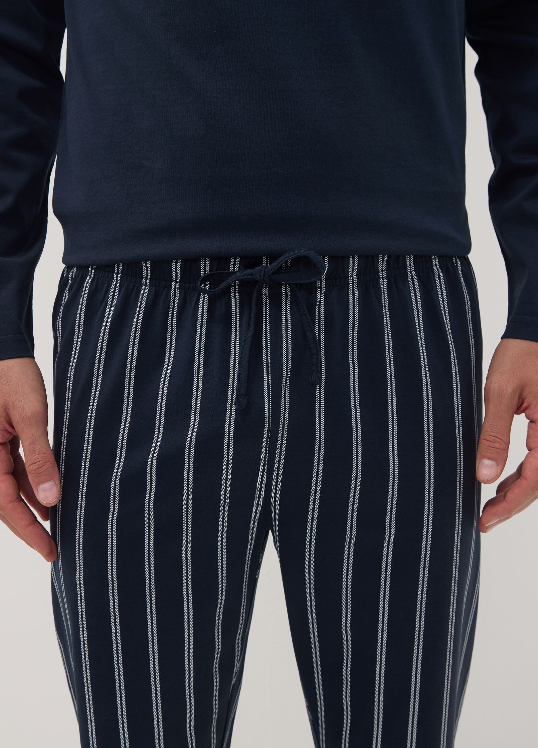 Pigiama blu navy in puro cotone organico con girocollo