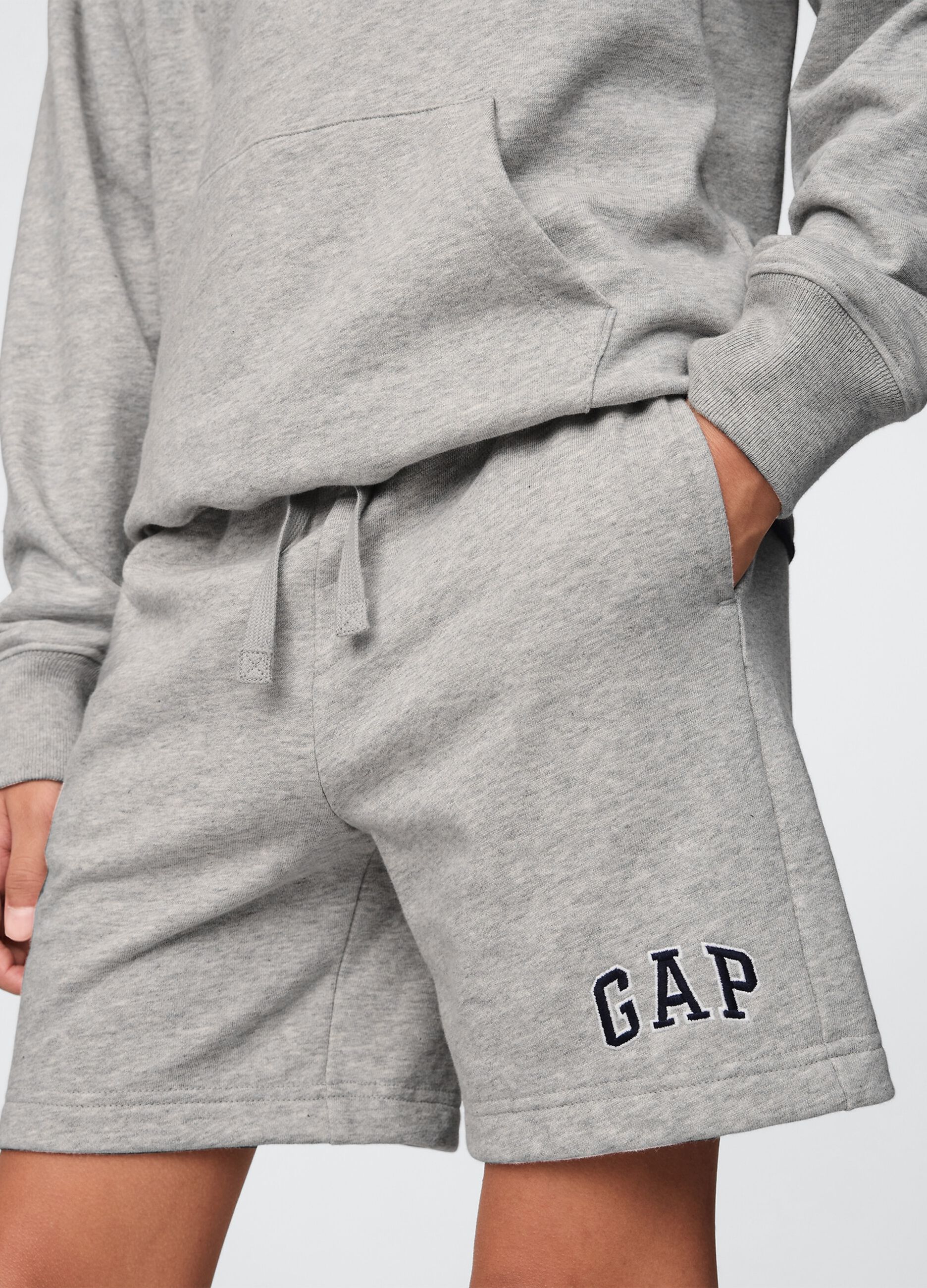 Grey GAP logo shorts for children