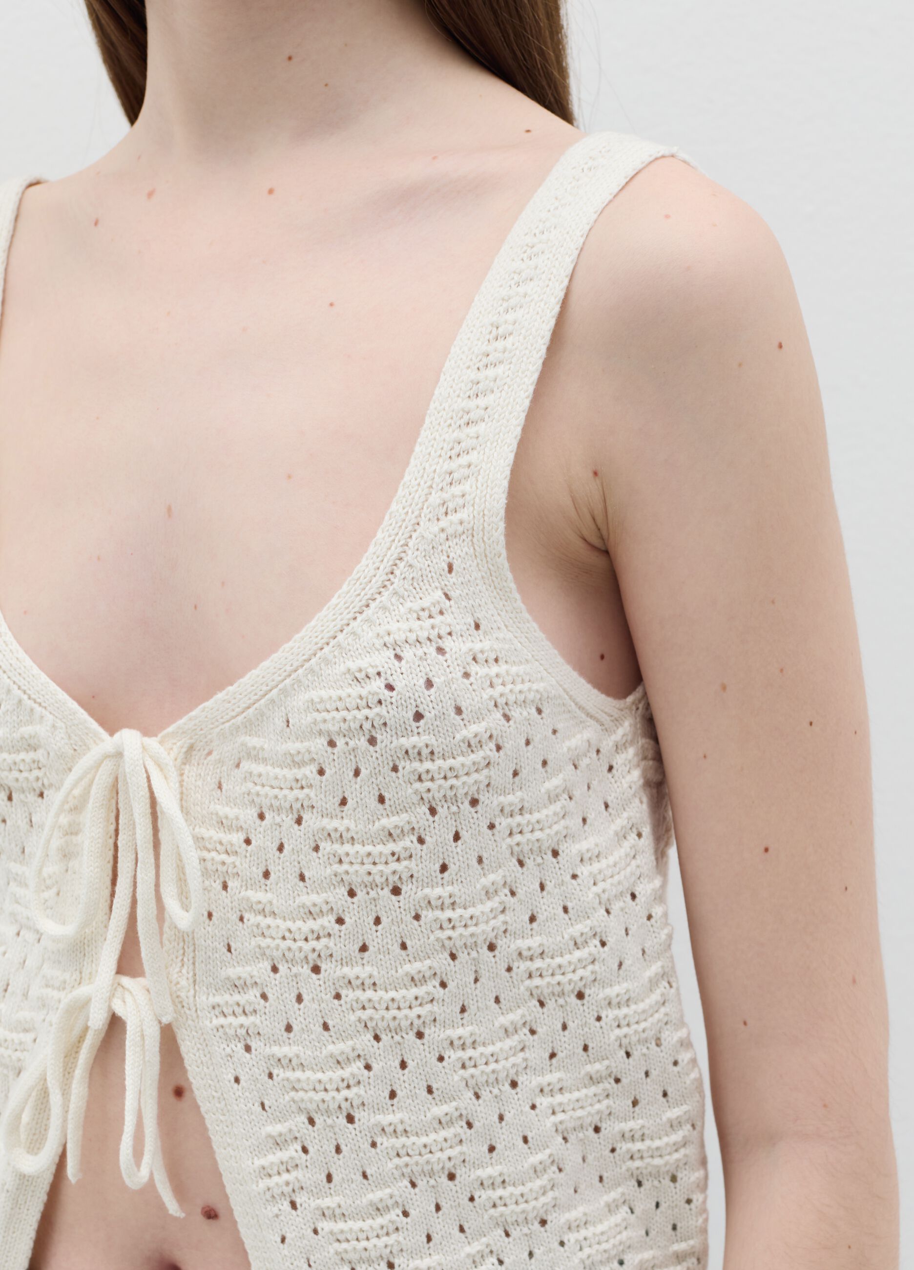 White cropped tank top with laces