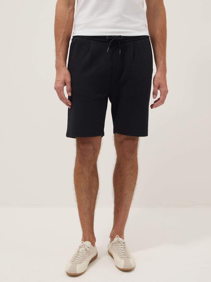 Shorts in puro cotone nero regular fit con coulisse_1