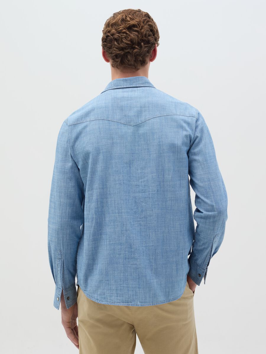 Camicia in denim con tasche _3