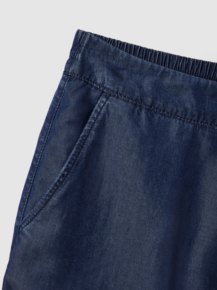 Shorts in denim blu in puro lyocell con vita elasticizzata regular fit_5