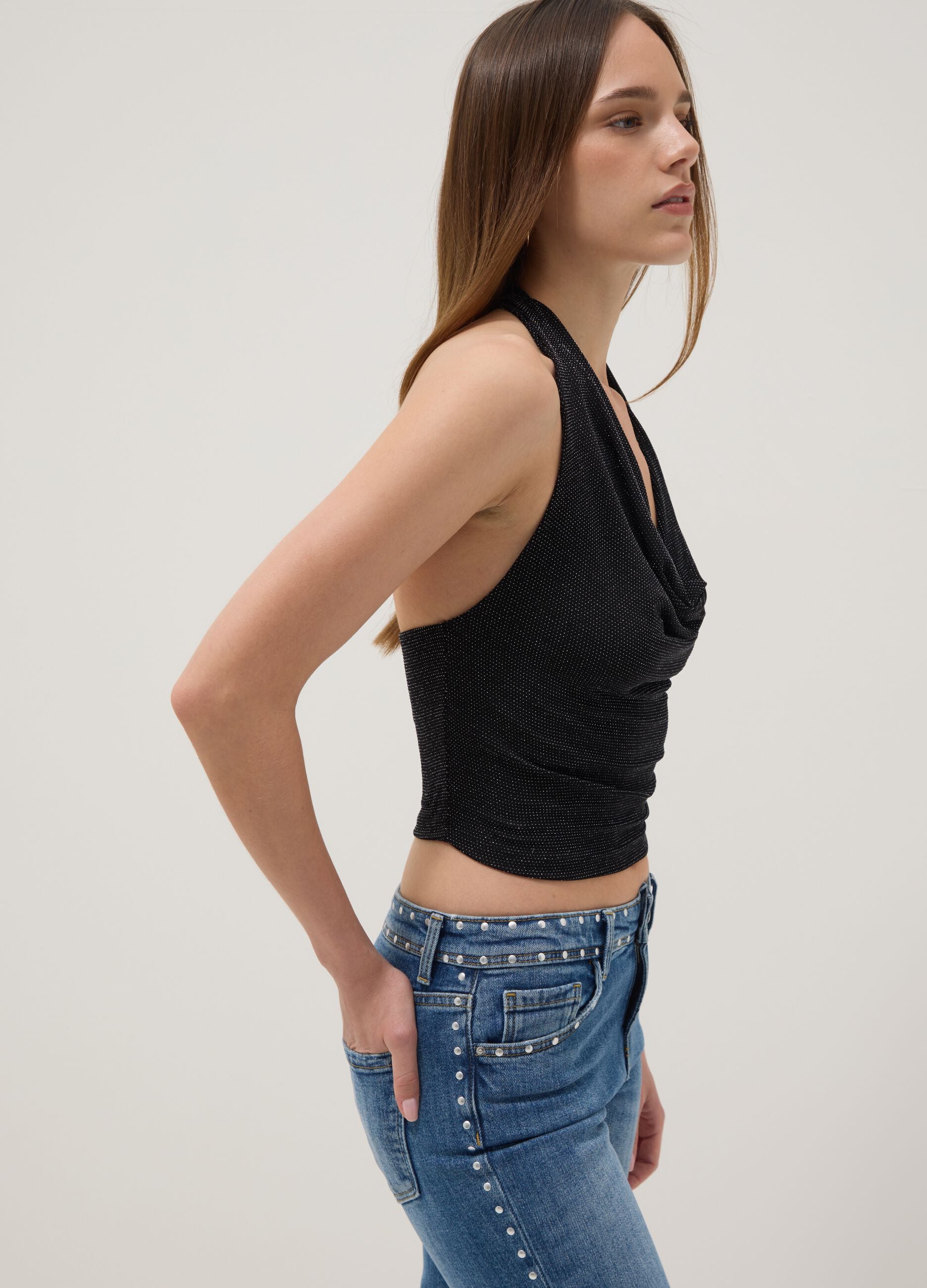 Top halter nero in tessuto elasticizzato regular fit