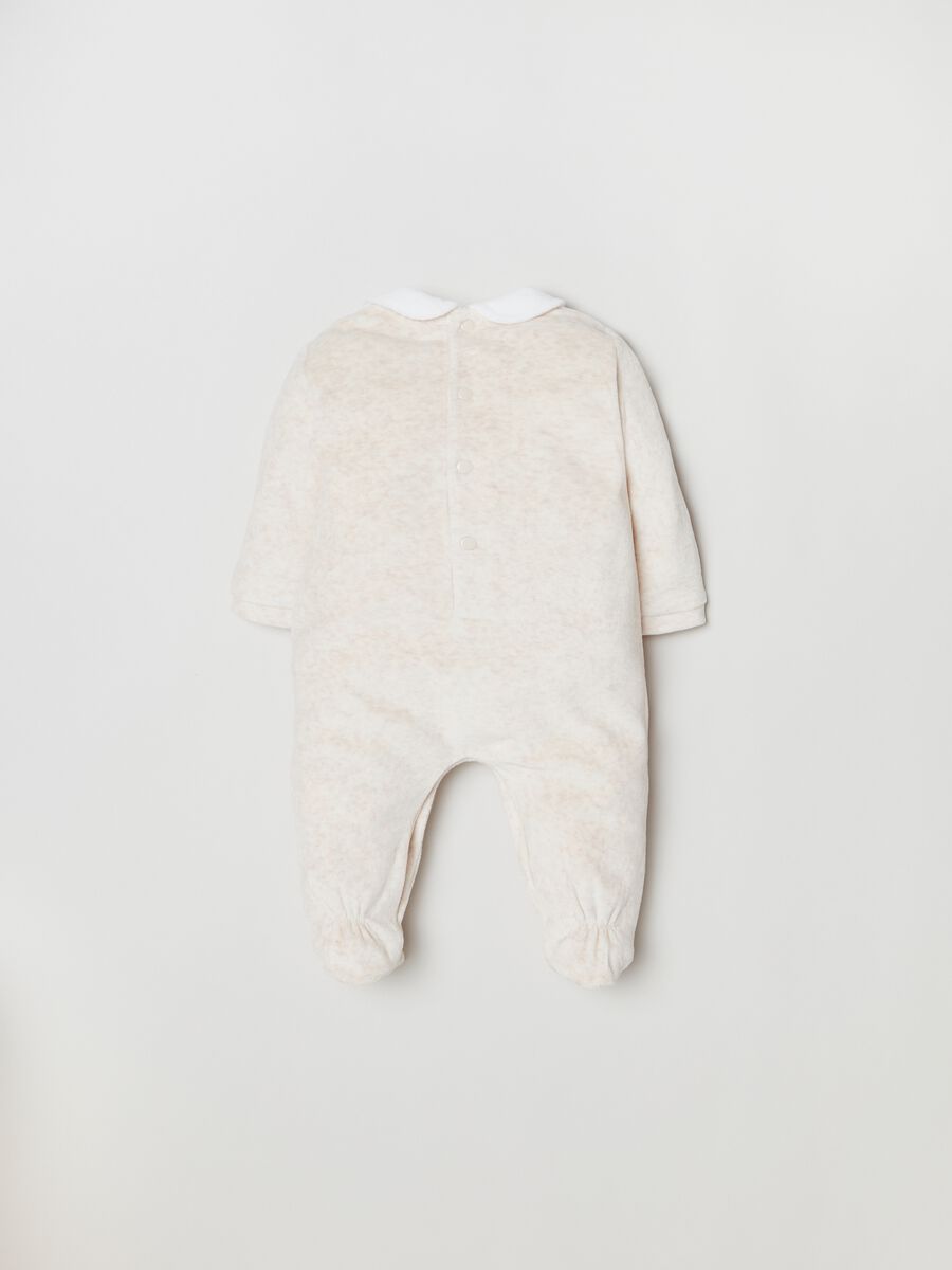 Tutina in velour con piedini e ricamo_1