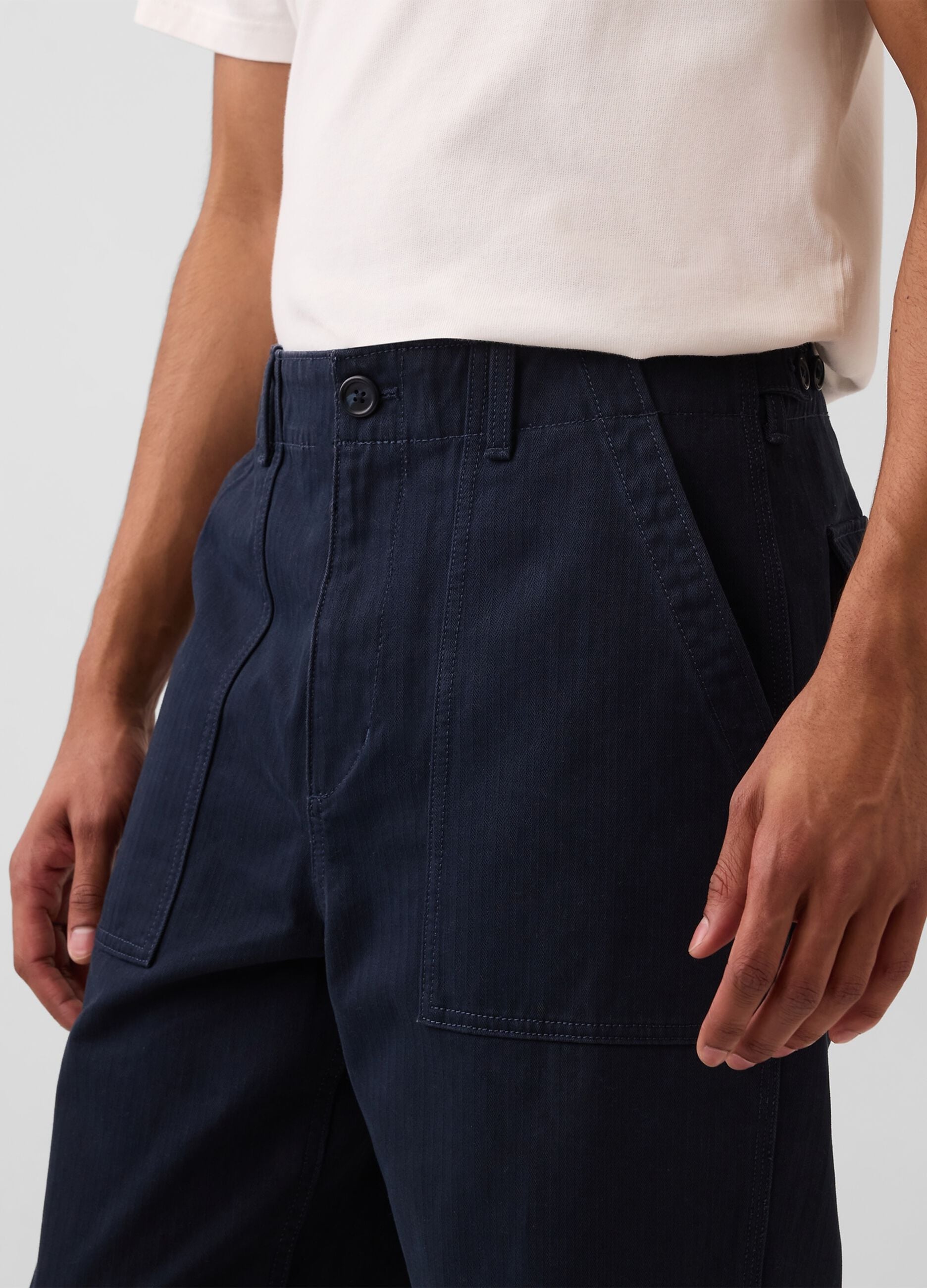 Pantaloni blu navy in puro cotone con tasche applicate