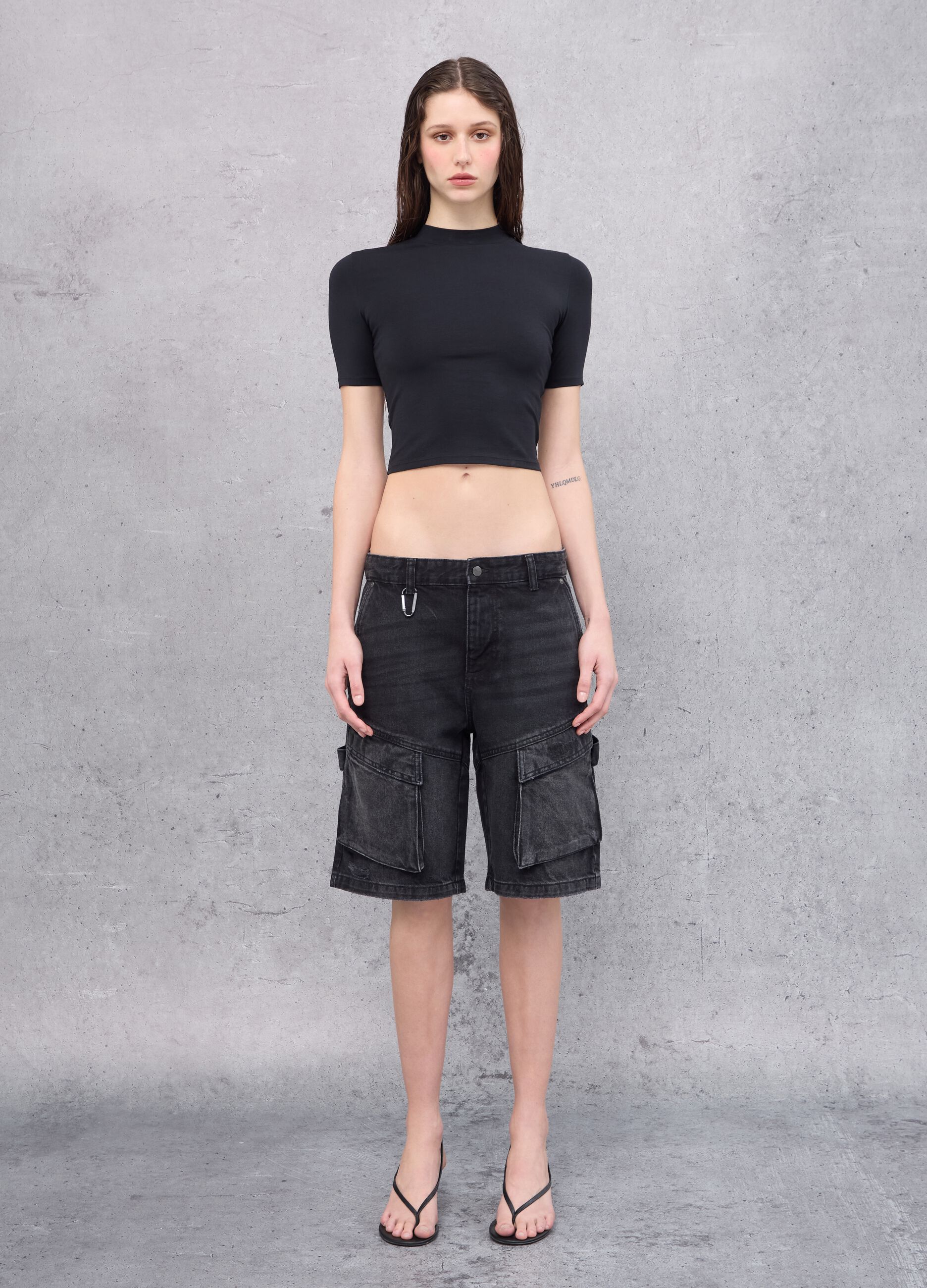 Mockneck Black T-shirt