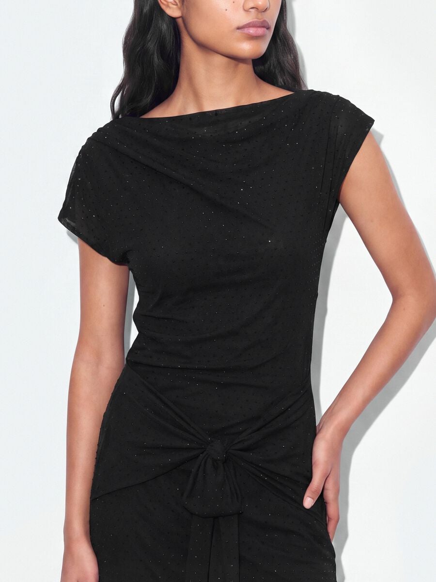 Abito nero in tessuto elasticizzato con drappeggio regular fit_2