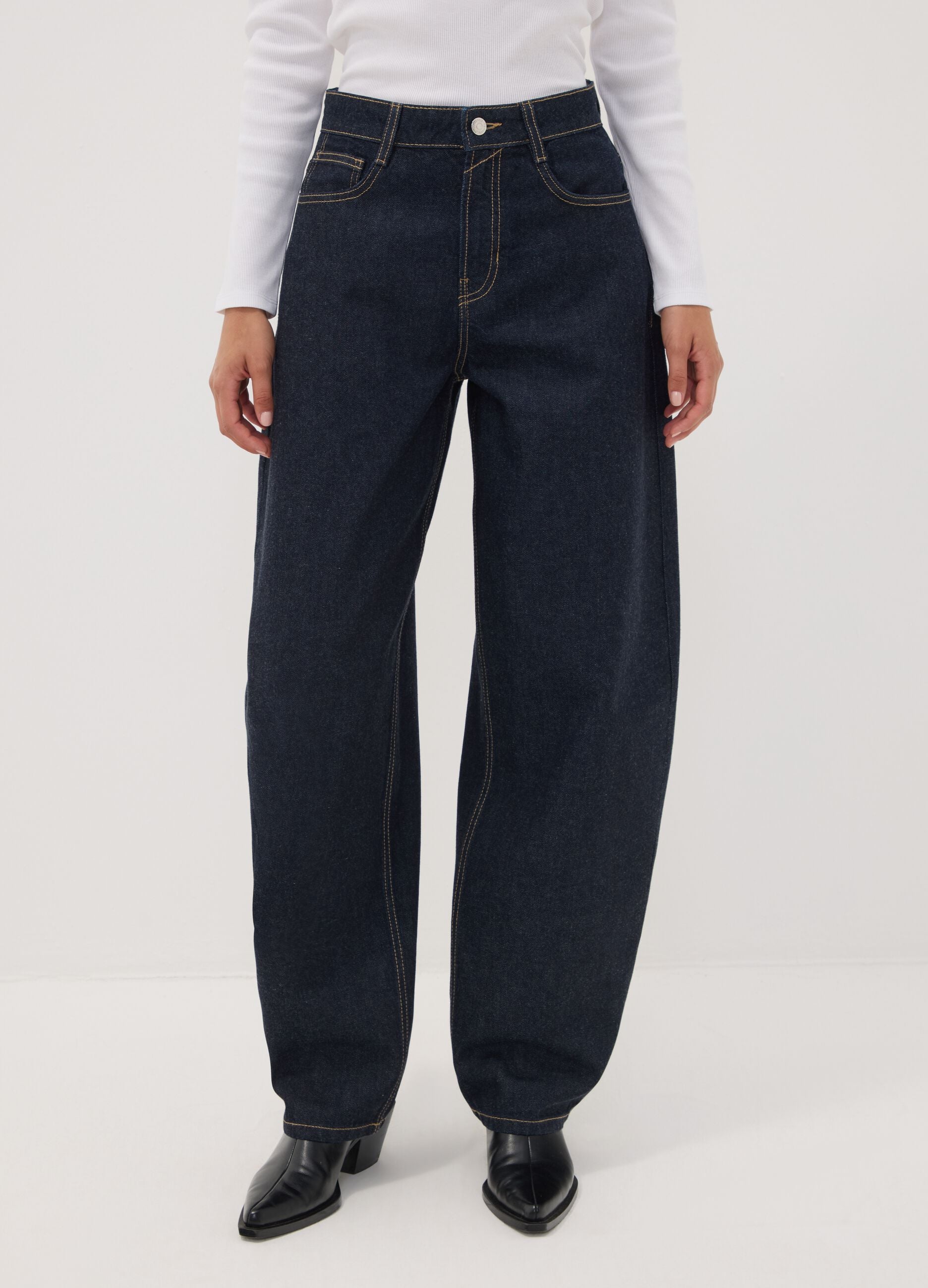 Dark wash pure cotton denim barrel-fit jeans