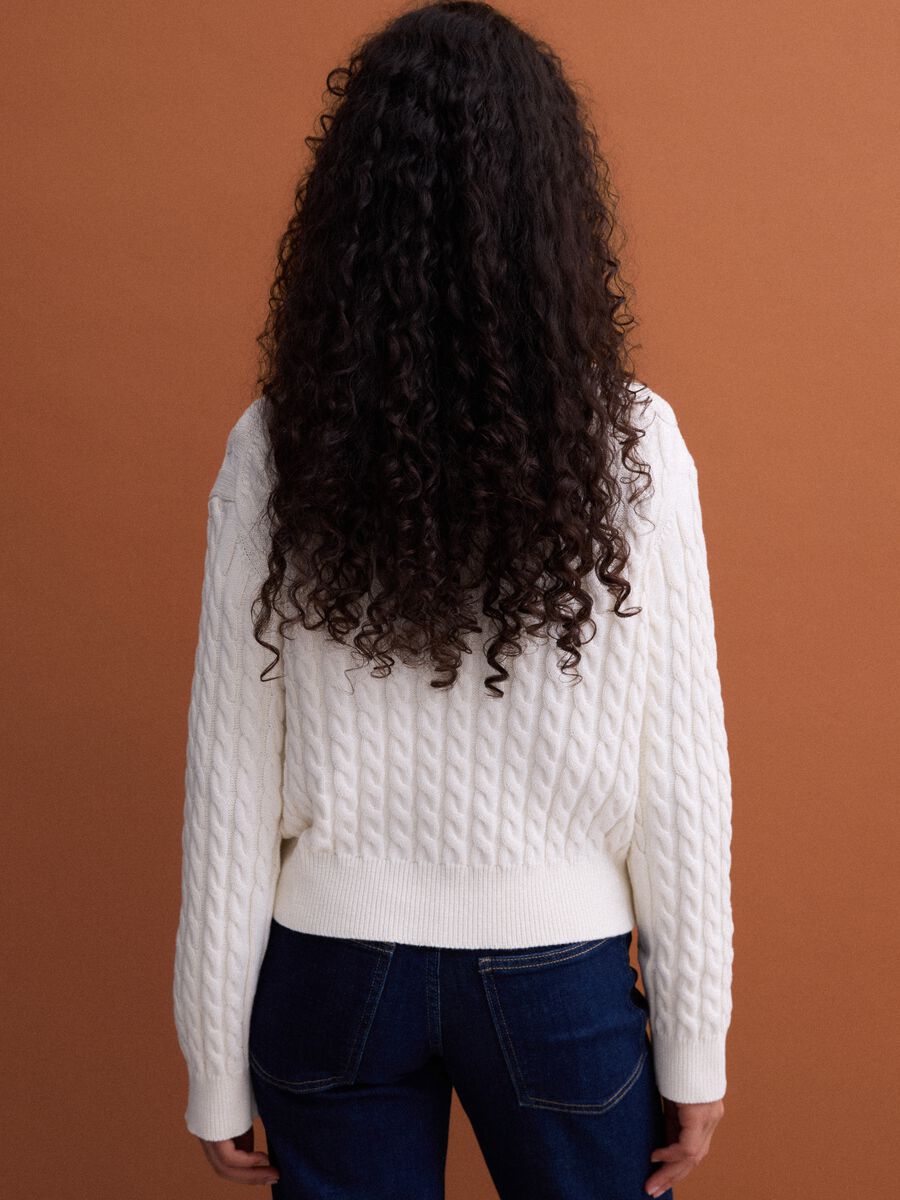 White crew-neck pure cotton cable-knit jumper, regular fit_3