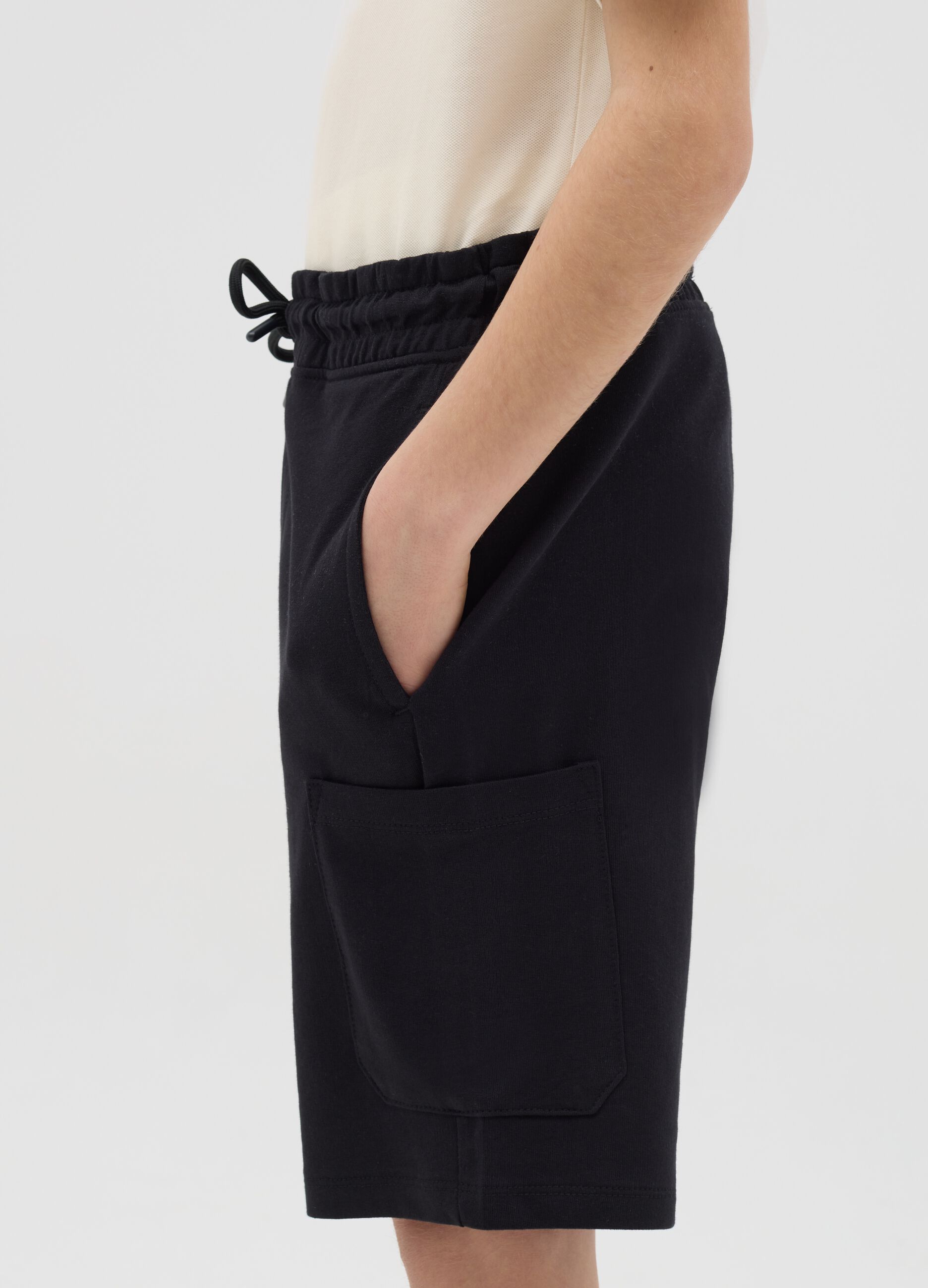 Blue cargo Bermuda joggers in cotton with drawstring