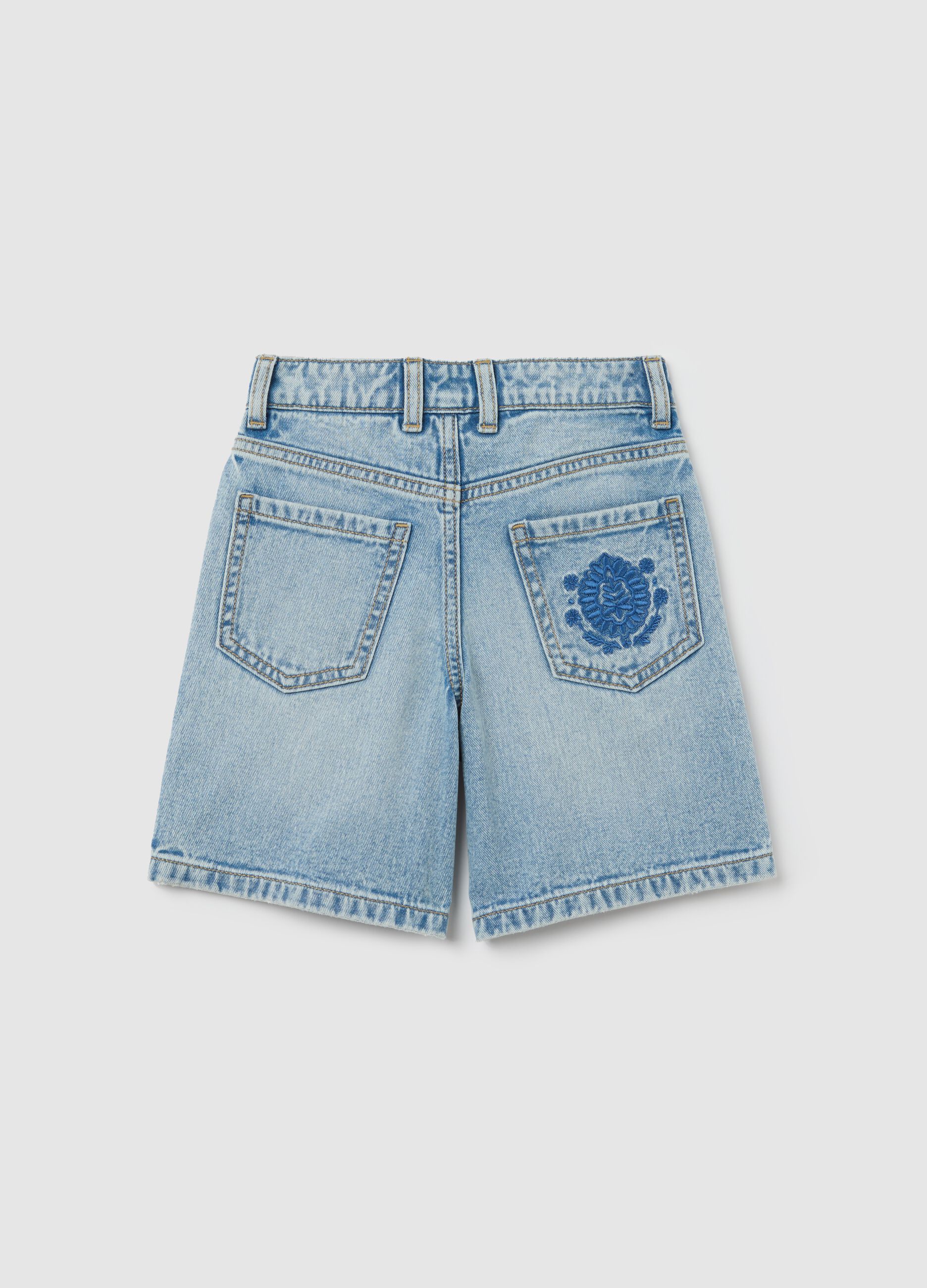 Denim shorts with pockets