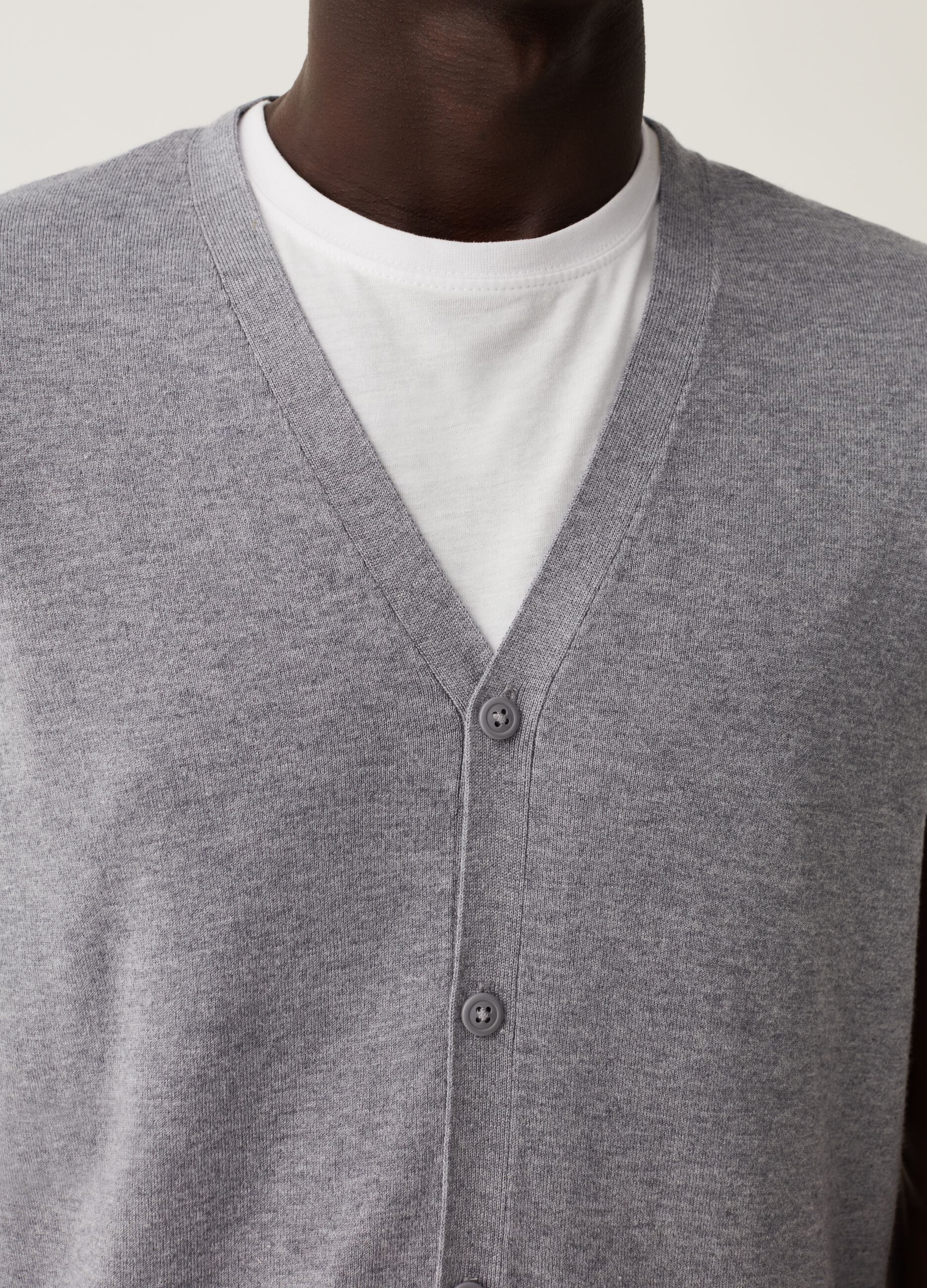 Gilet con scollo a V_3
