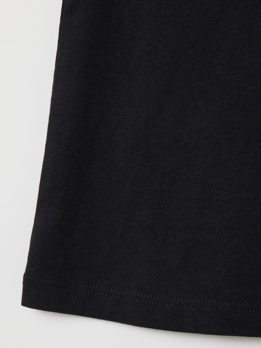 Girl's top in pure black cotton regular fit with ruffles_3