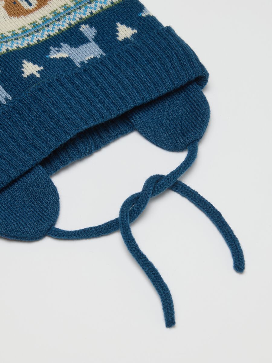 Blue hat with pom pom_2