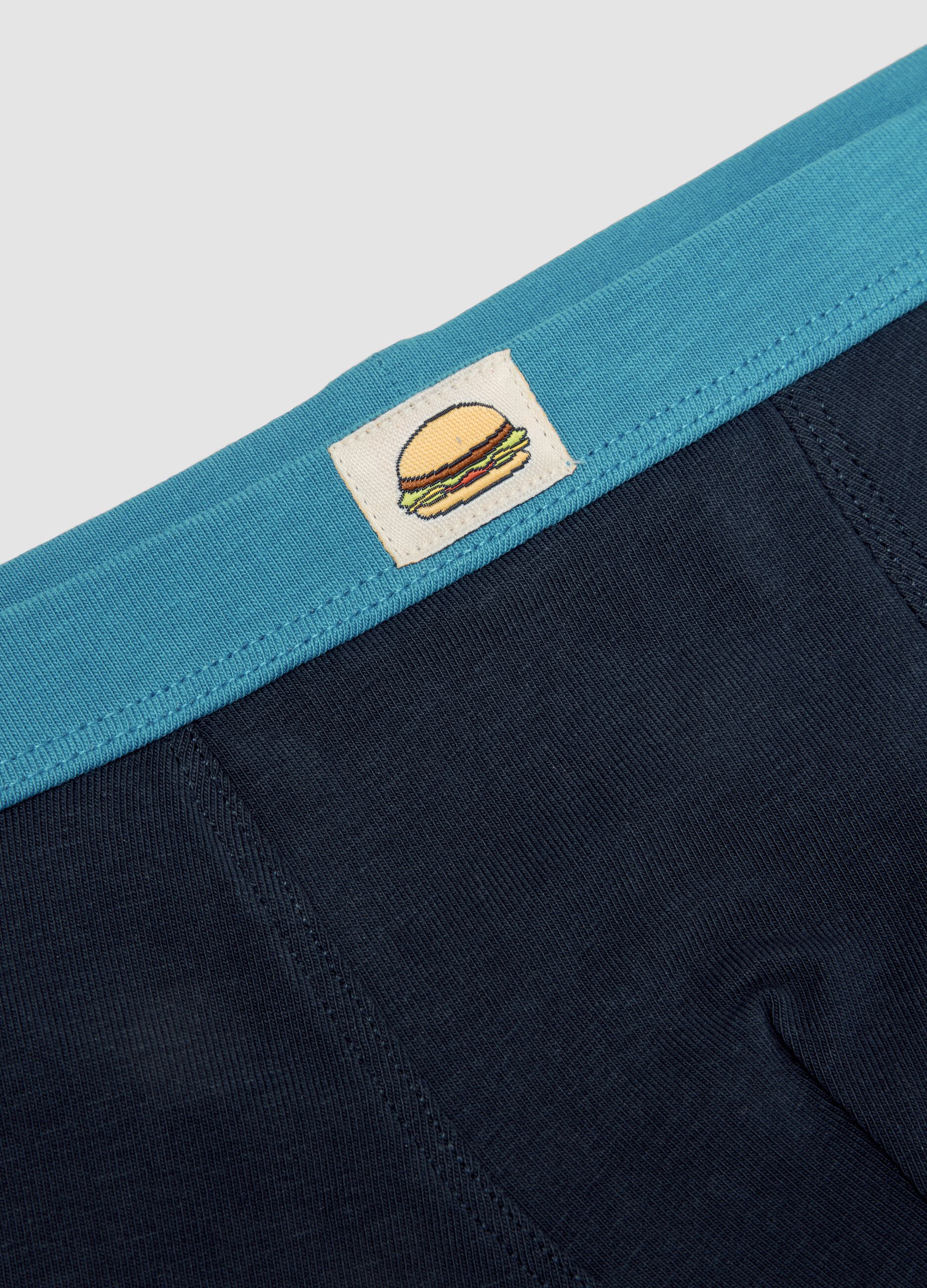 Boxer midi blu in cotone organico elasticizzato con stampa hamburger