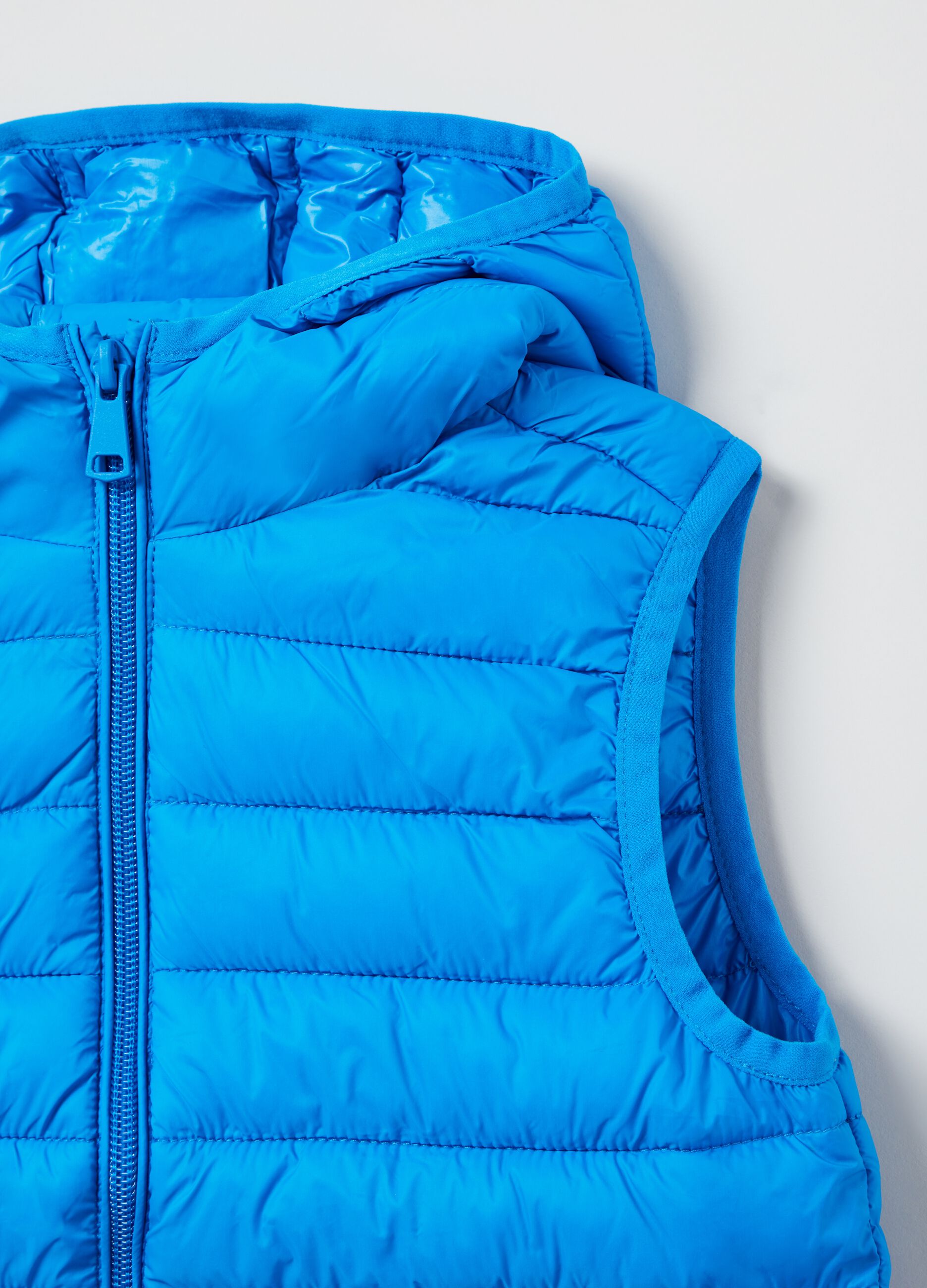 Gilet ultralight con cappuccio