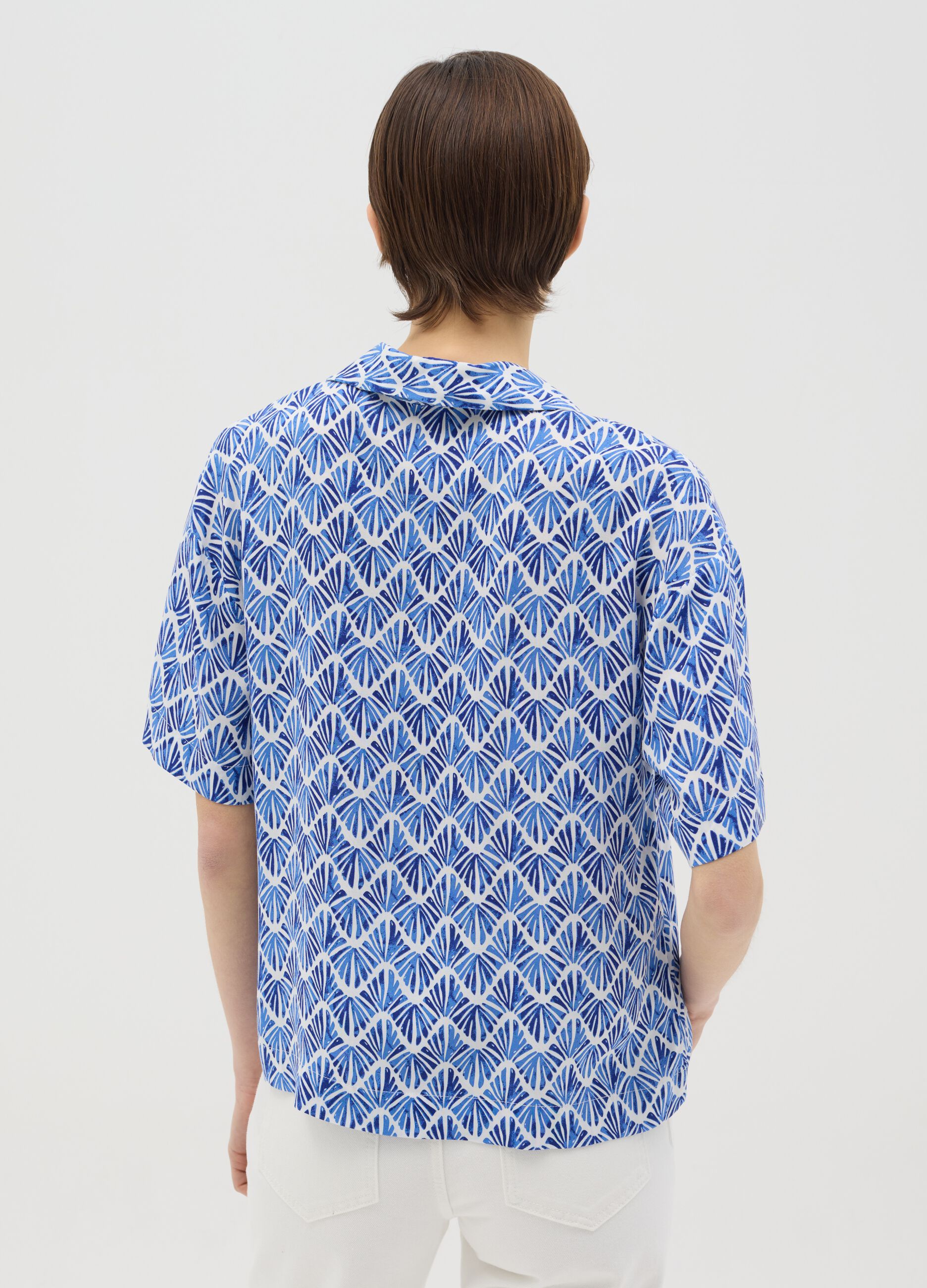 Blusa in viscosa con scollo a polo
