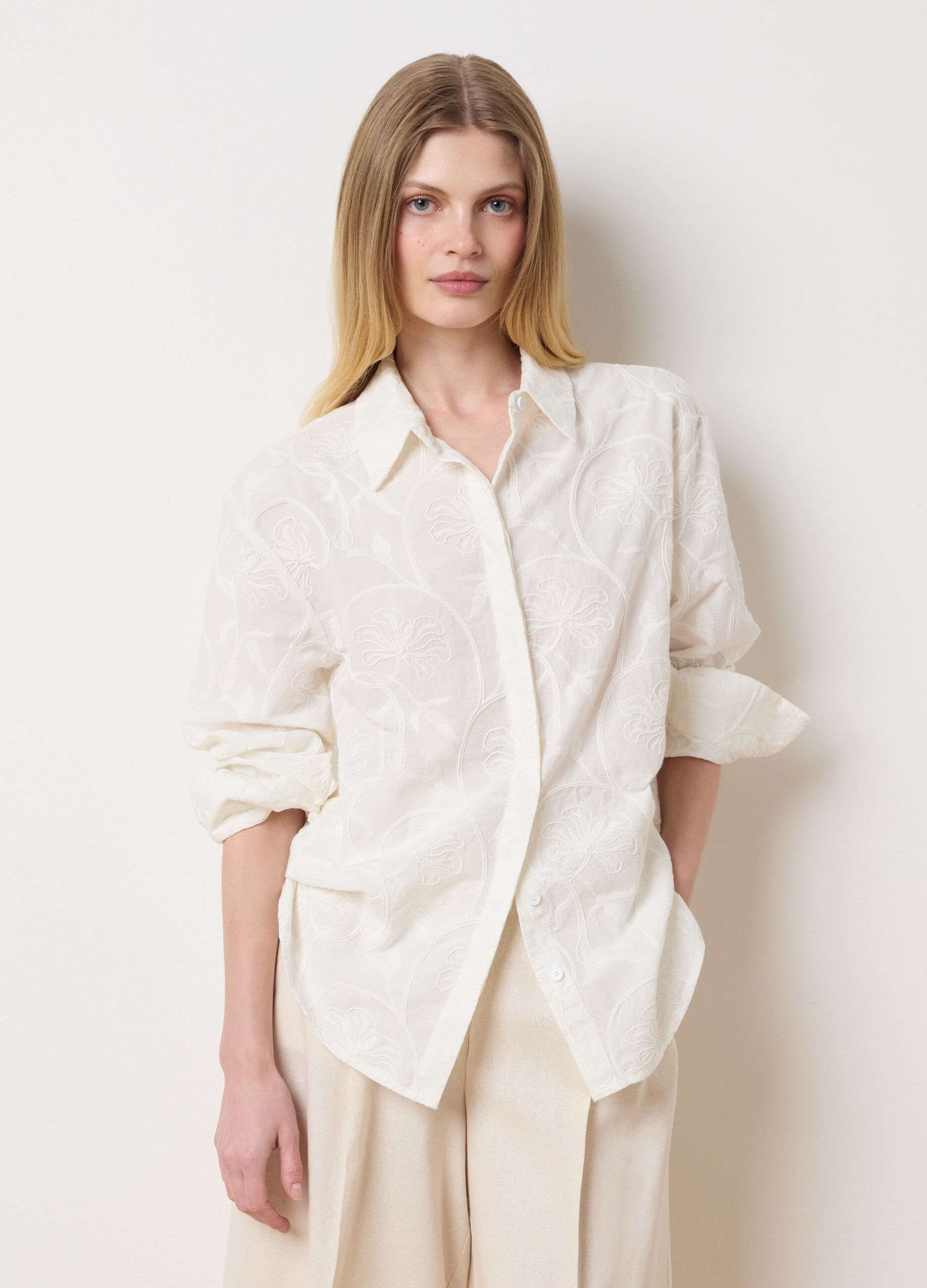 White shirt in cotton