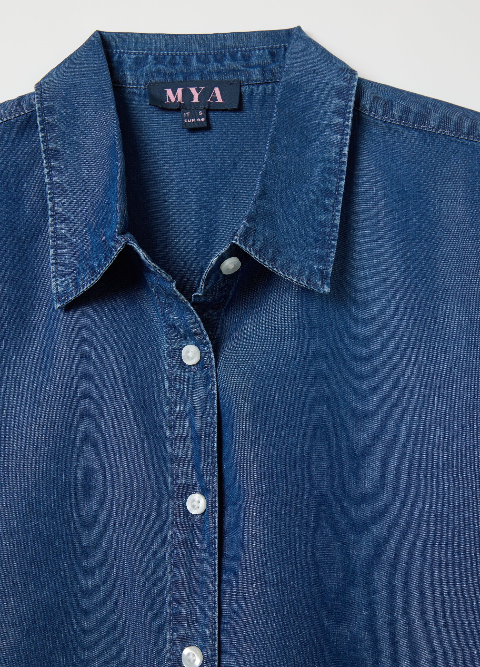Curvy blue shirt with denim effect