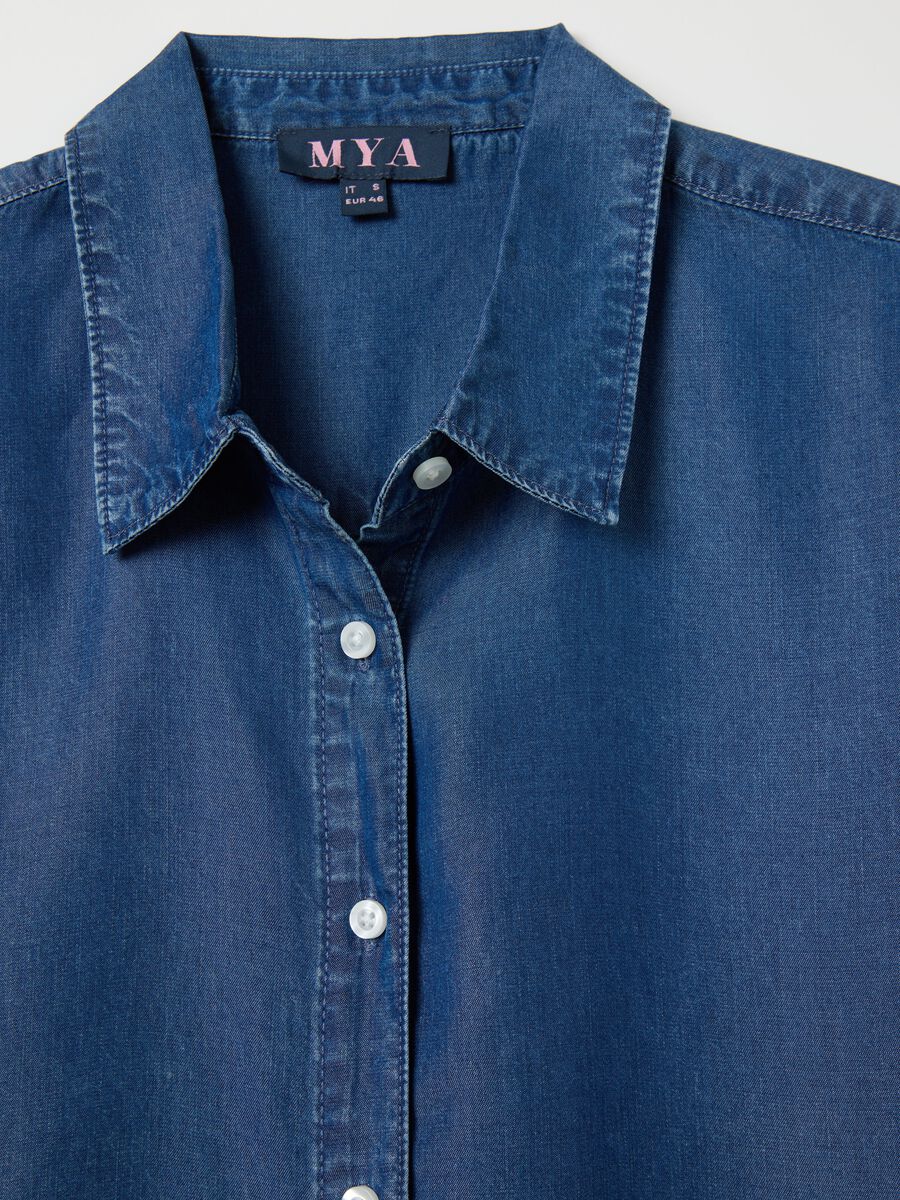 Curvy blue shirt with denim effect_5