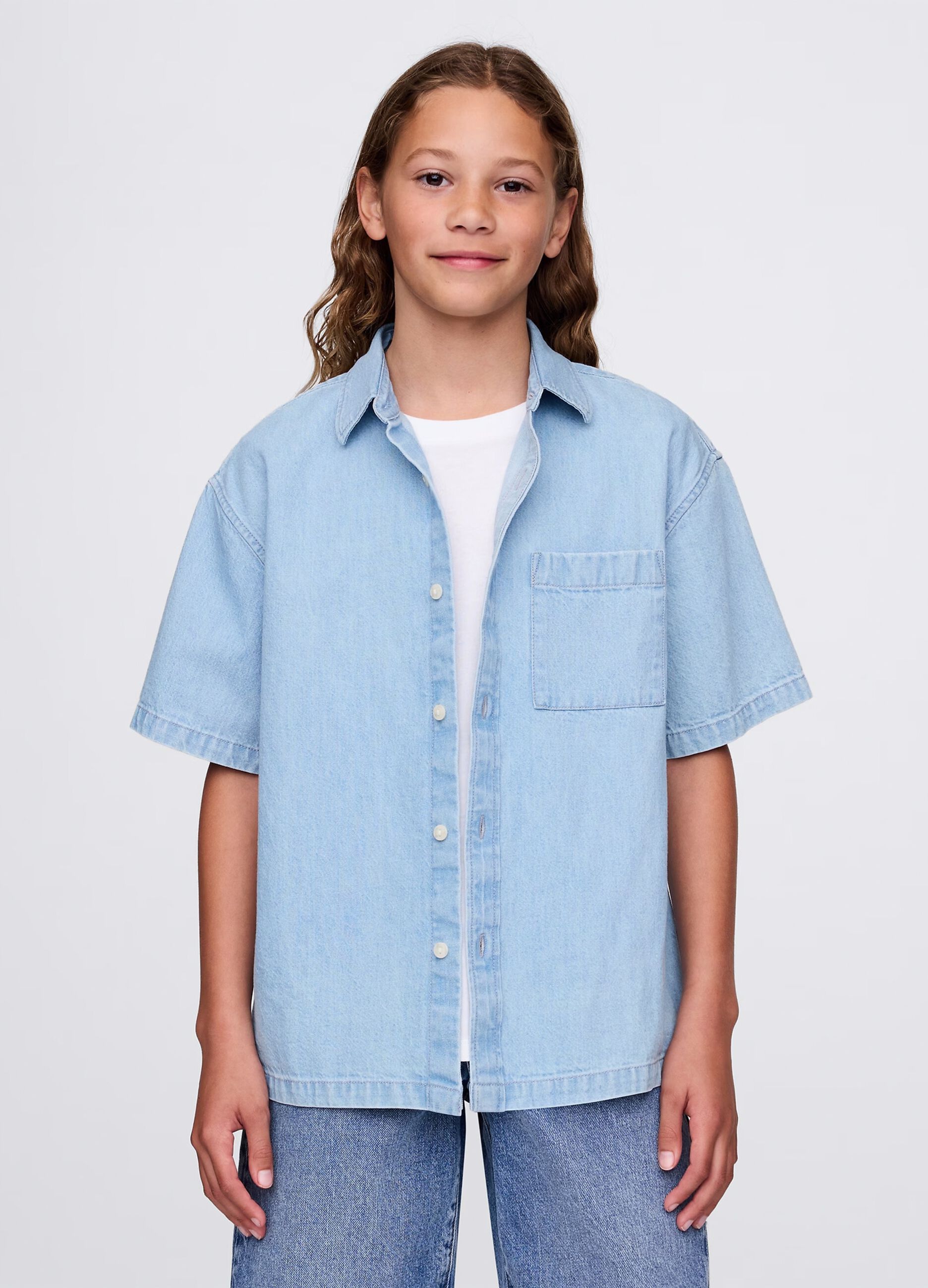 Short-sleeved denim shirt