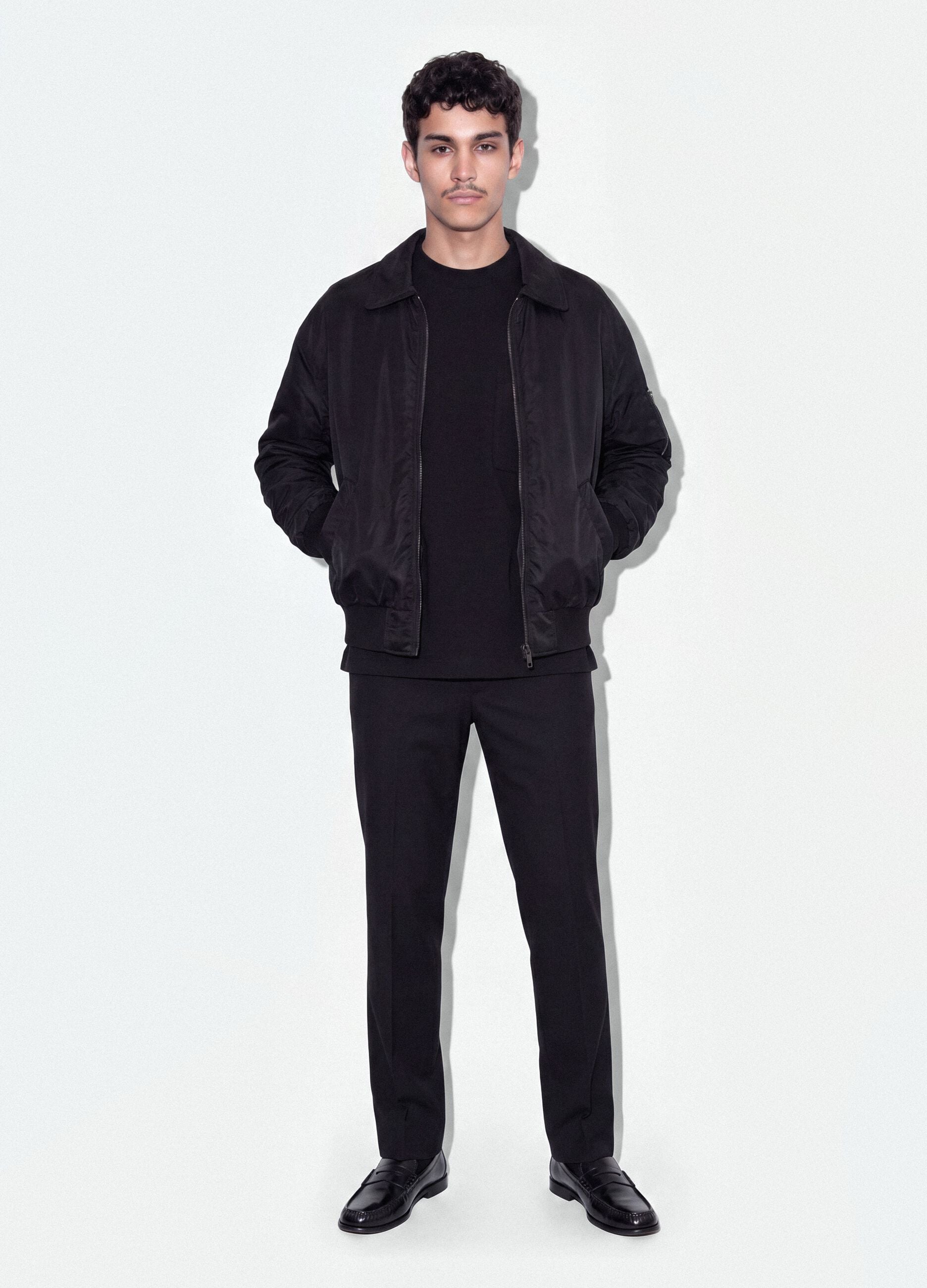Black pure cotton crew-neck T-shirt with chest pocket, boxy fit