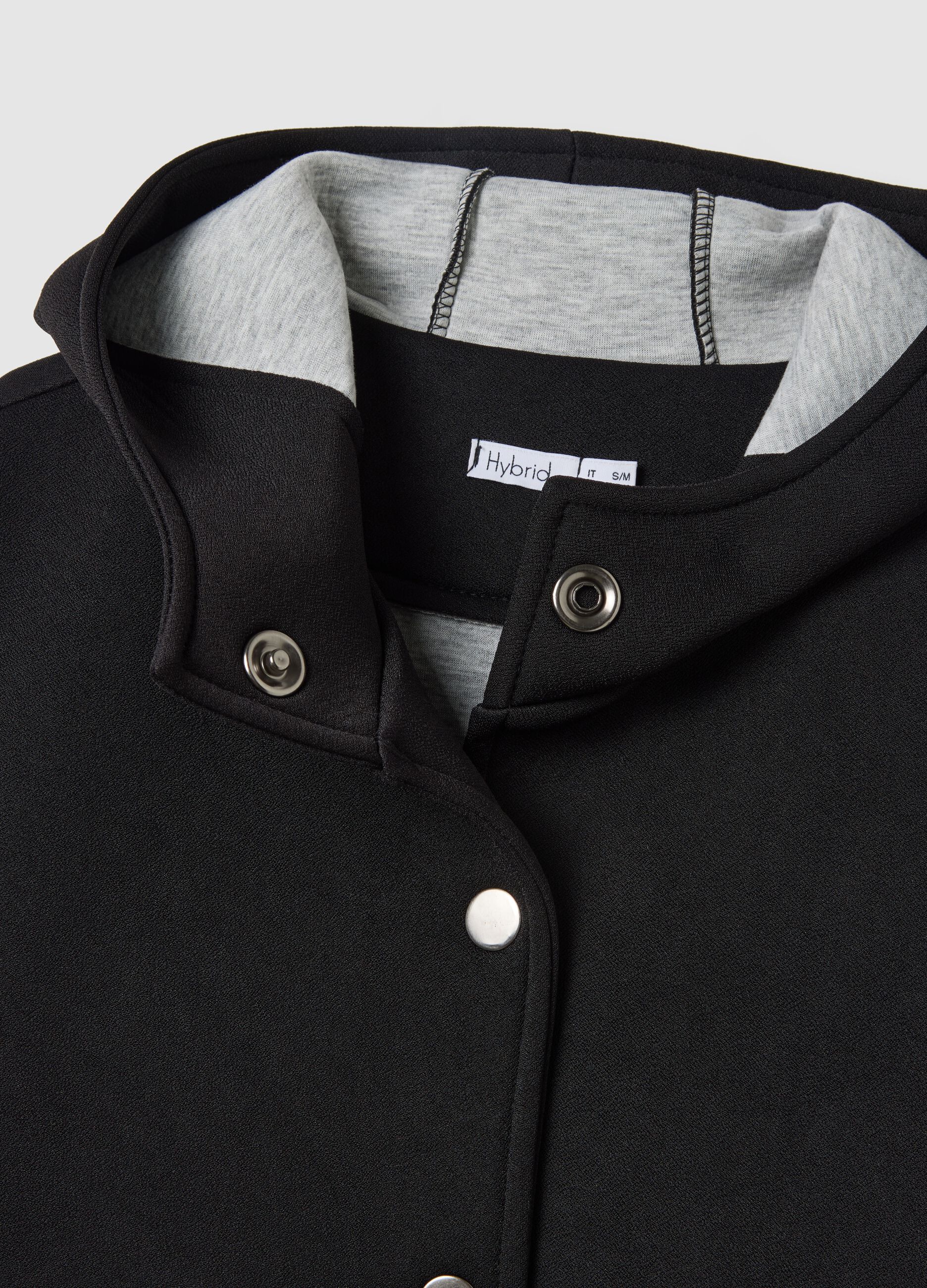 Short jacket with hood and buttons
