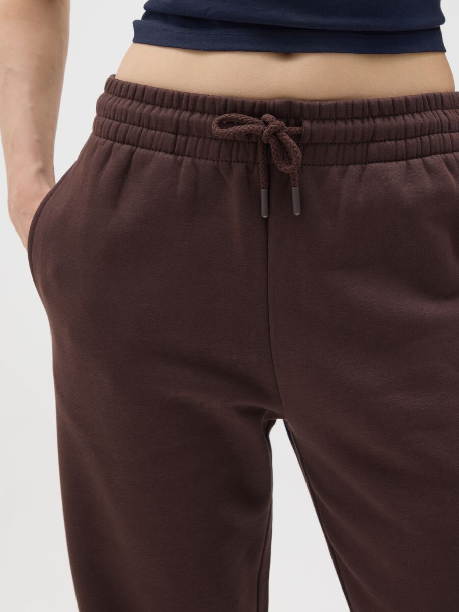 Brown cotton blend trousers with regular fit_3