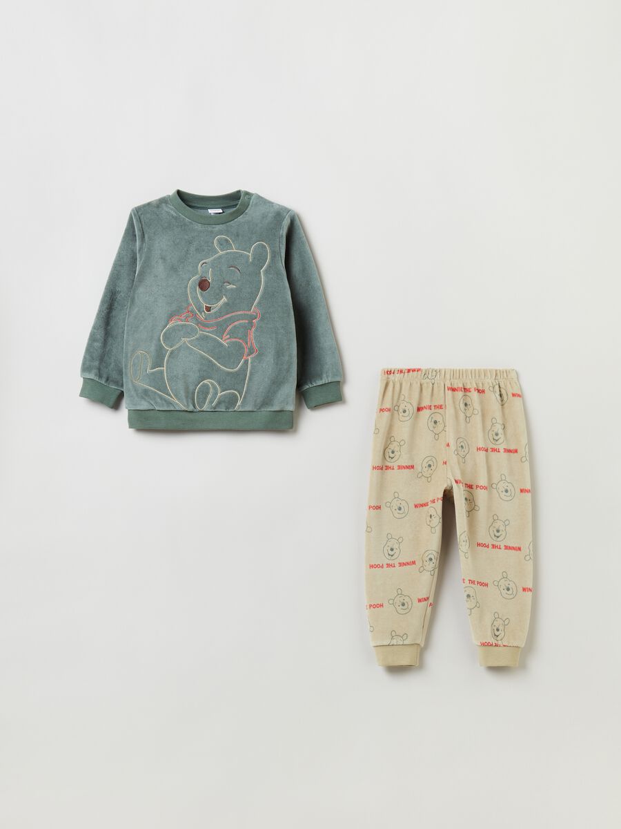 Pigiama in velour con ricamo Winnie the Pooh_0