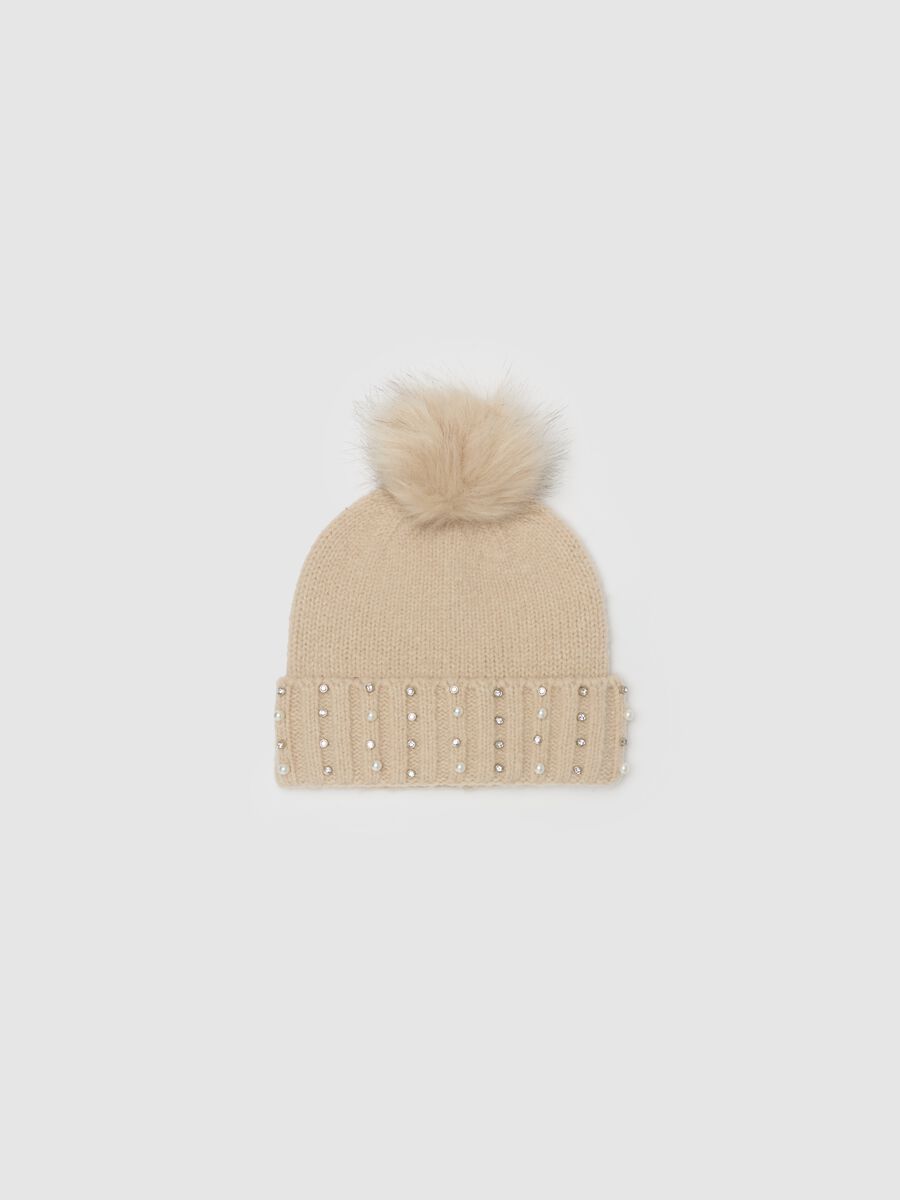 Hat with pompom and beads_0