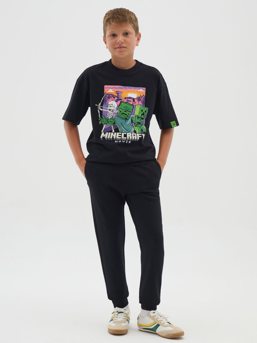 Pantaloni jogger da ragazzo in puro cotone nero regular fit con tasca posteriore_1