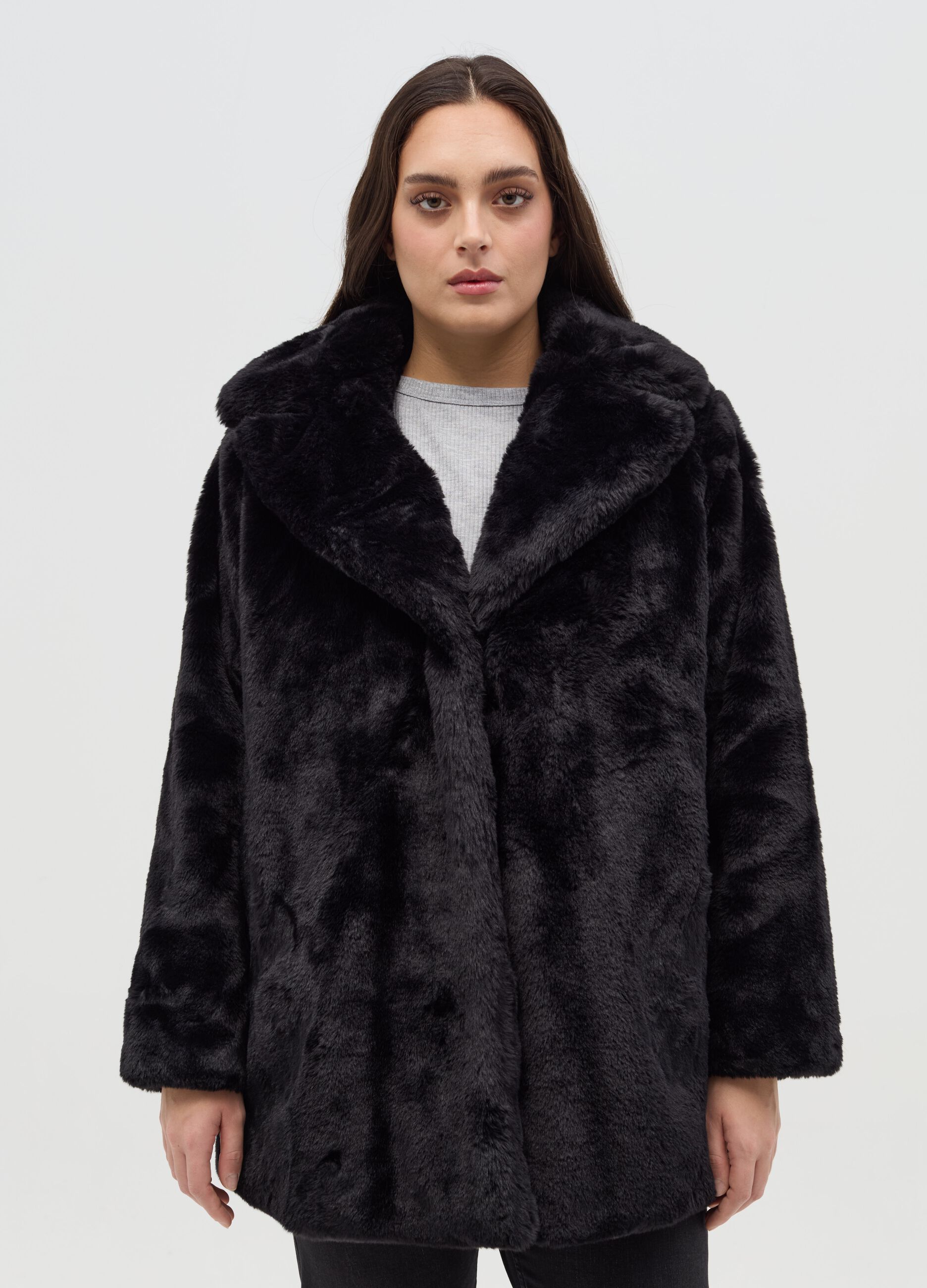 Curvy coat in faux fur