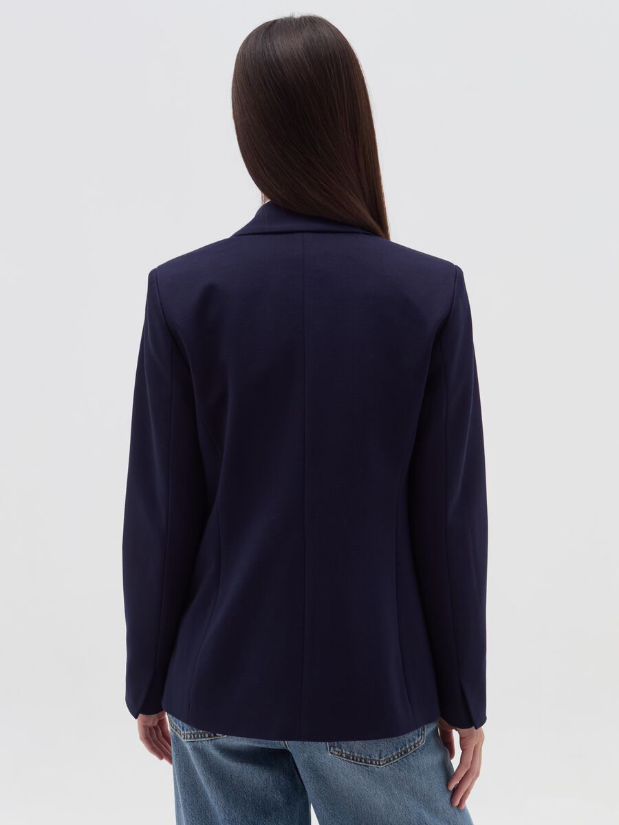 Blazer doppiopetto con bottoni dorati_2