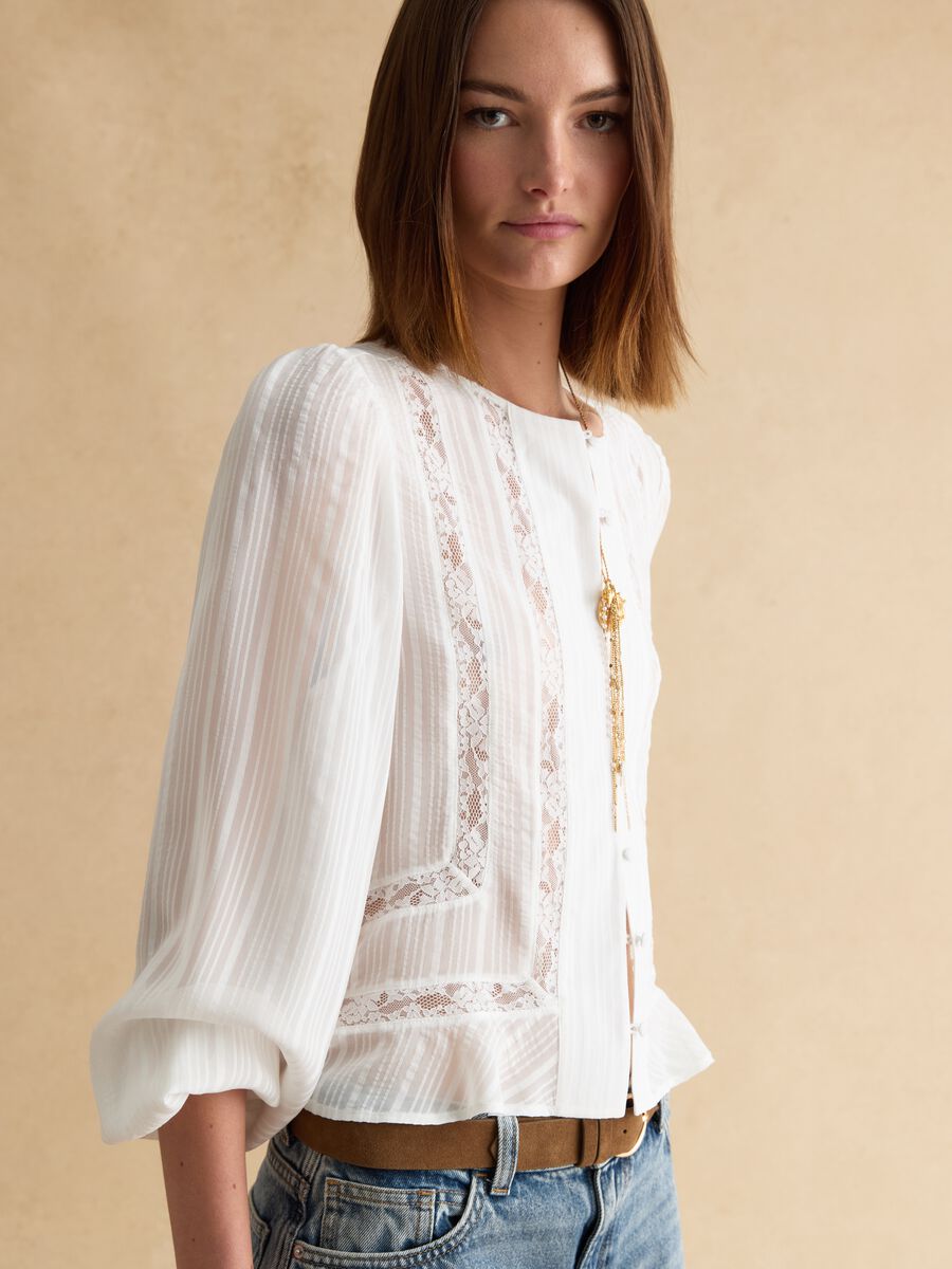 Camicia in pura viscosa bianca regular fit con dettagli in pizzo_0