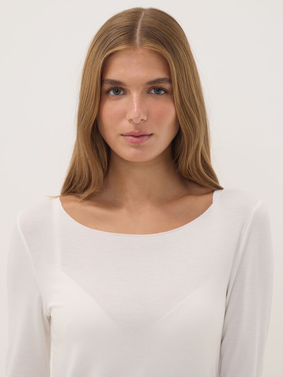 T-shirt bianca in modal elasticizzato con girocollo regular fit_0