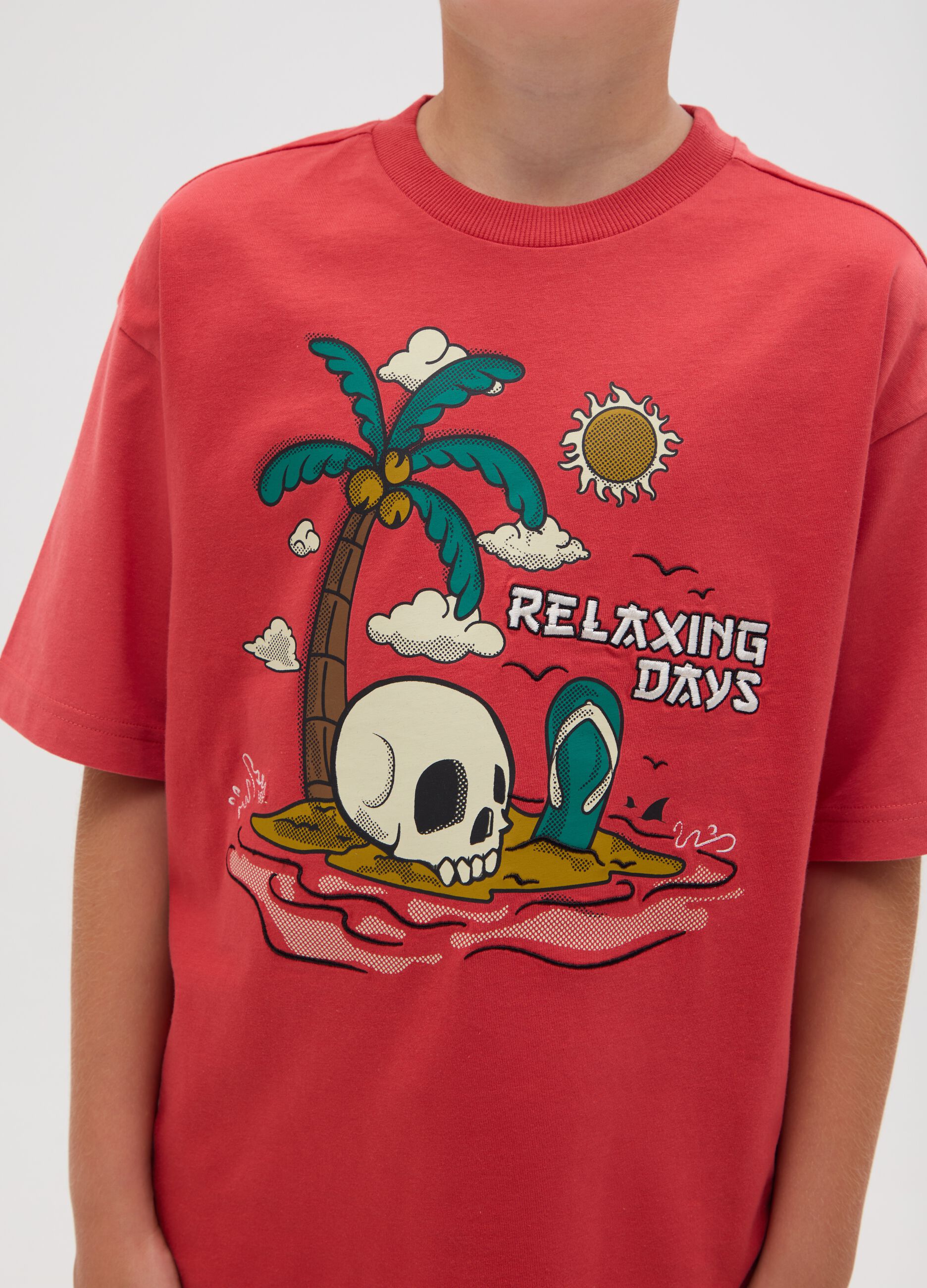 Boy's pure cotton red regular fit T-shirt with print