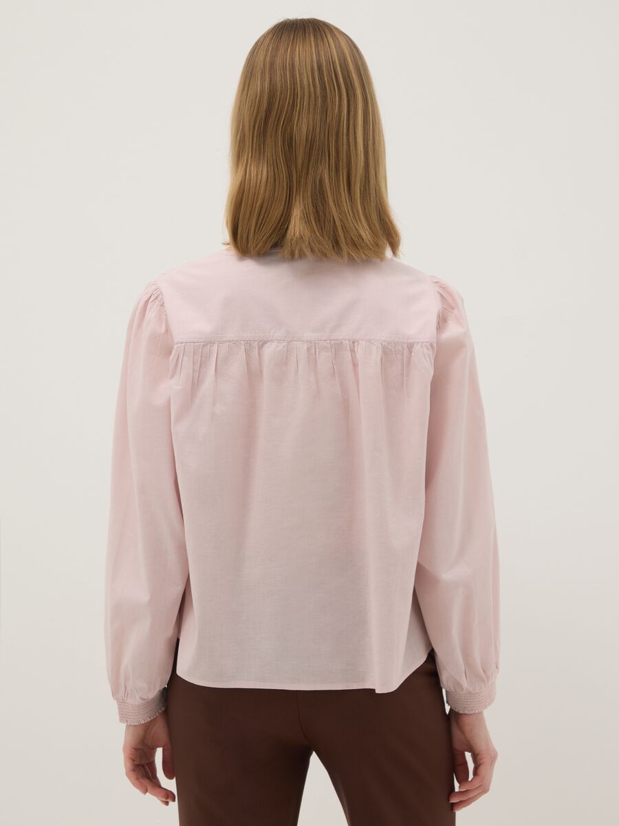 Pink pure cotton regular fit shirt with buttons and rounded collar_2