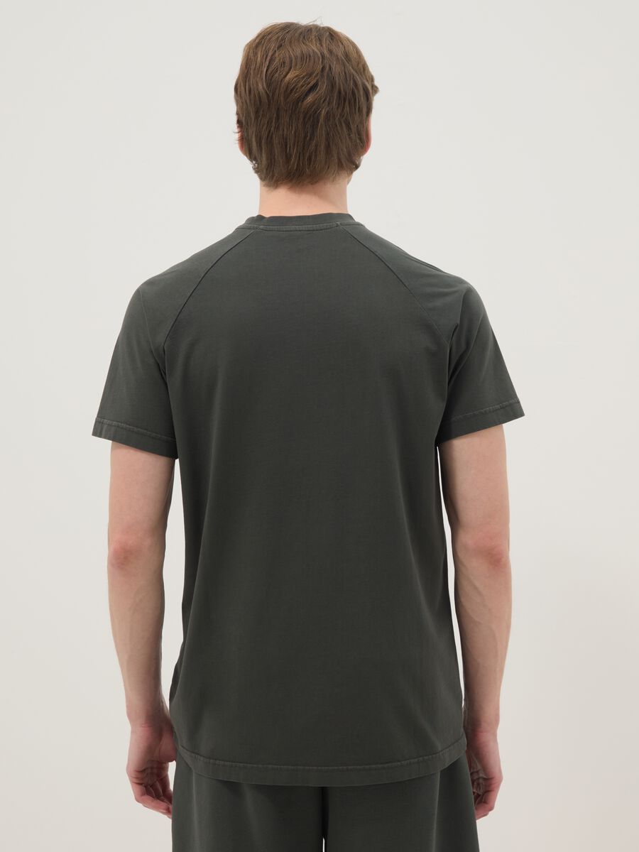 Black pure cotton regular fit t-shirt with Everlast logo_3