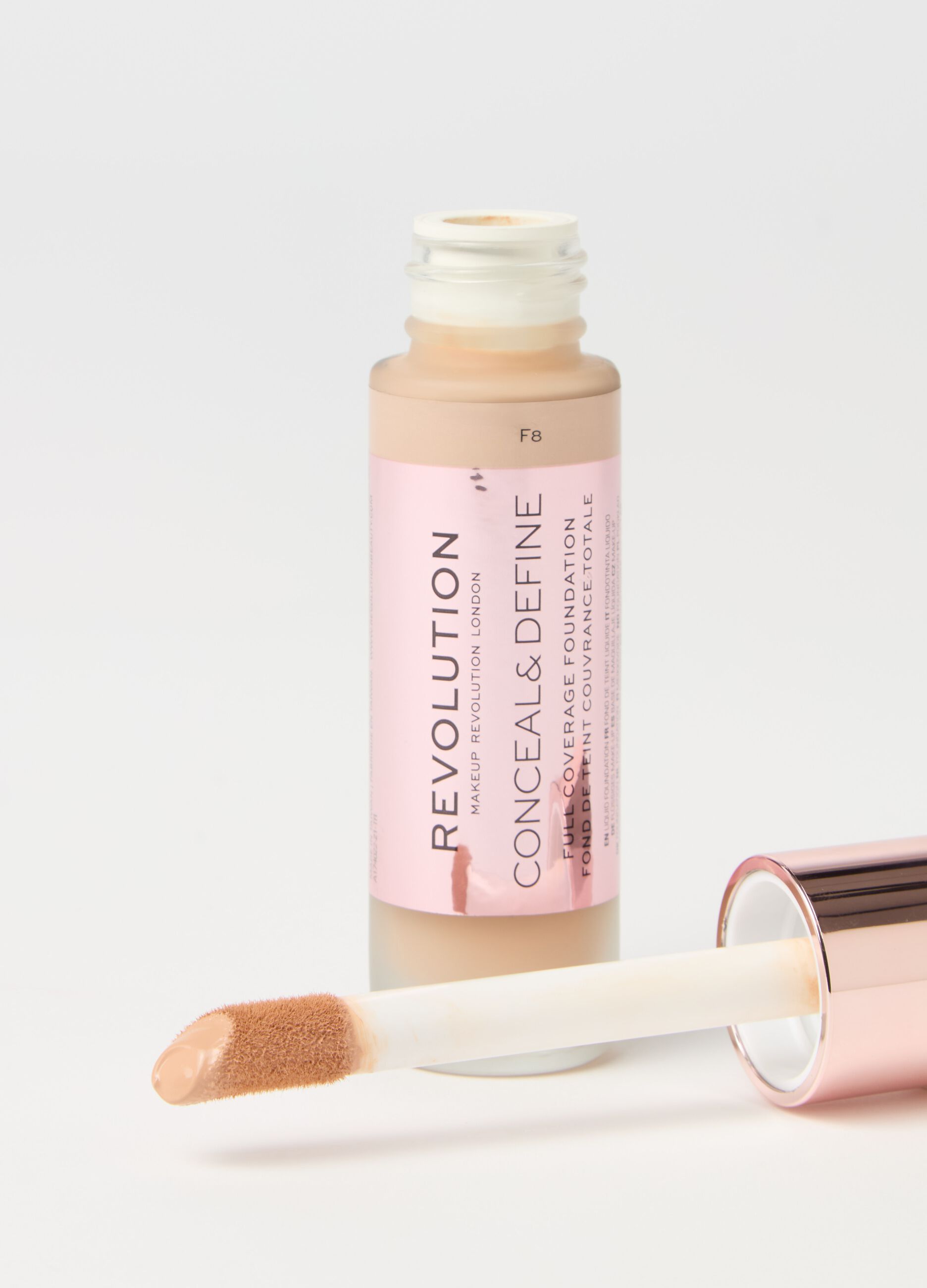 Conceal & Define fondotinta F8